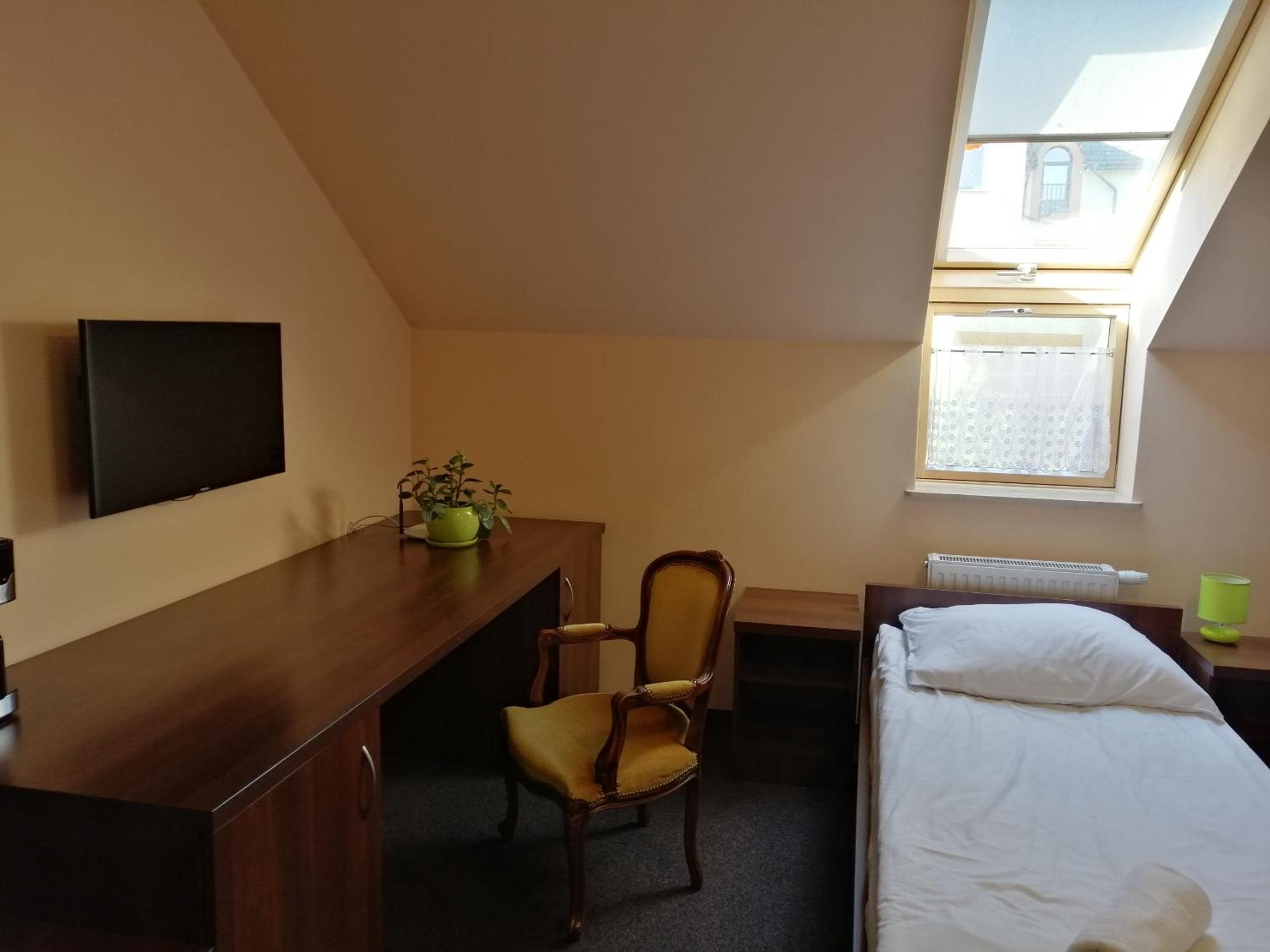 Triple Room with Bathroom photo 1
