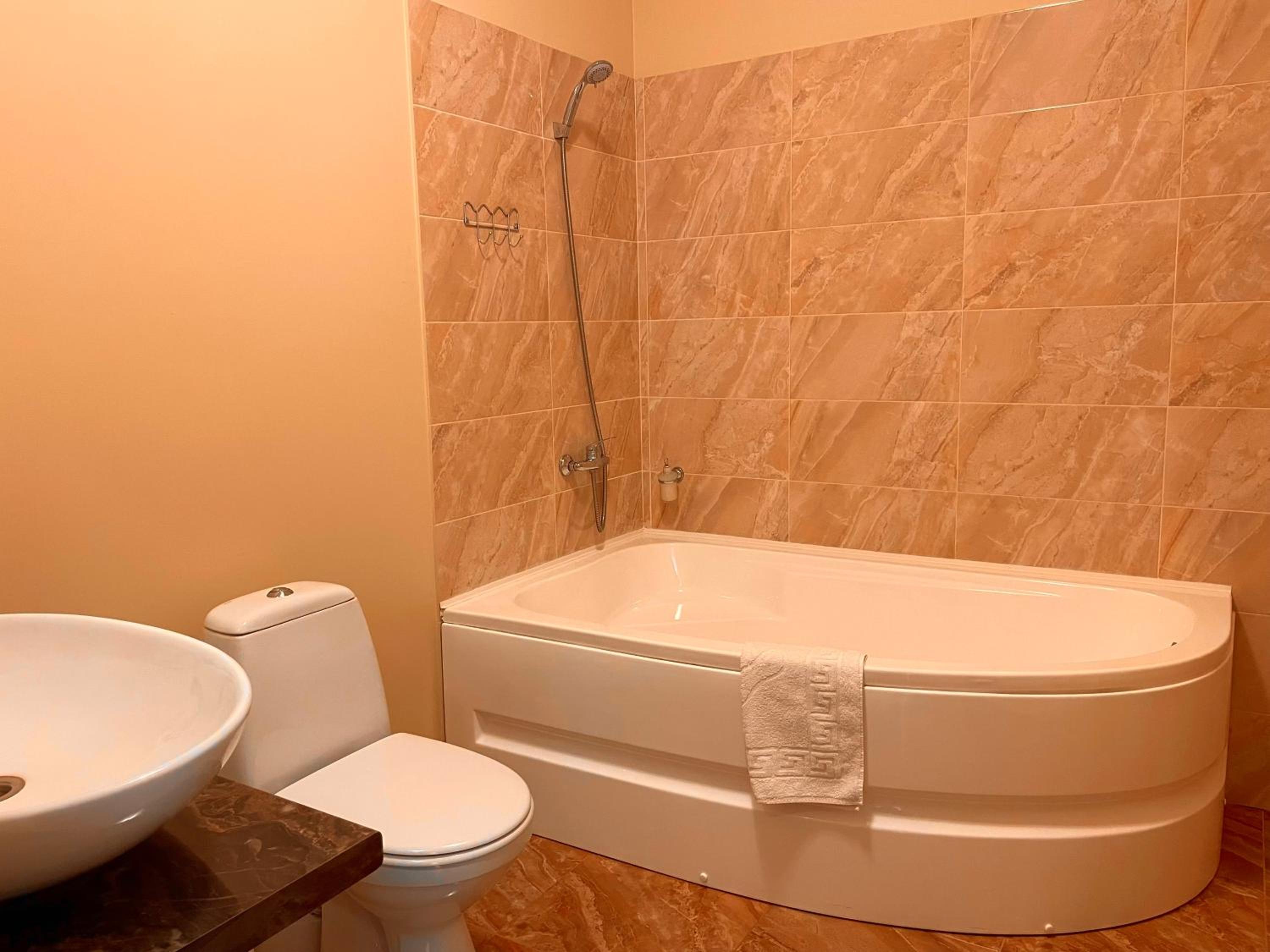 Superior Quadruple Room - Photo 1