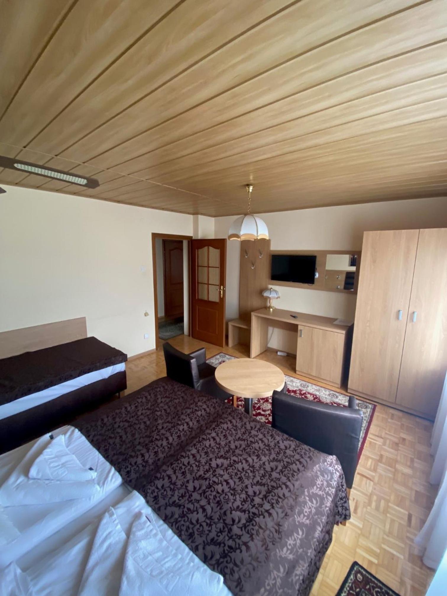 Two-Bedroom Apartment With Spa Bath photo 2
