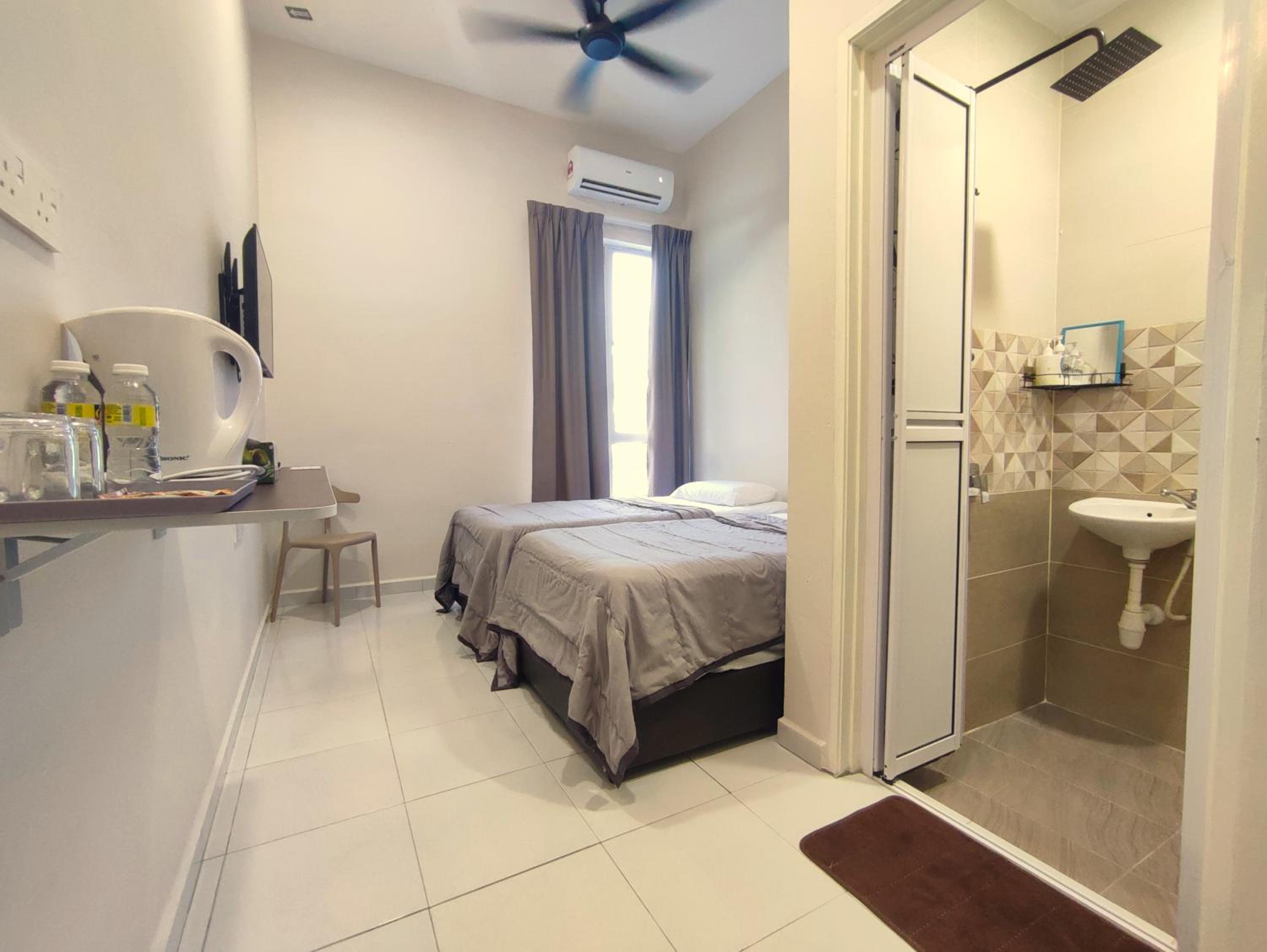 Double Room with Private Bathroom photo 2