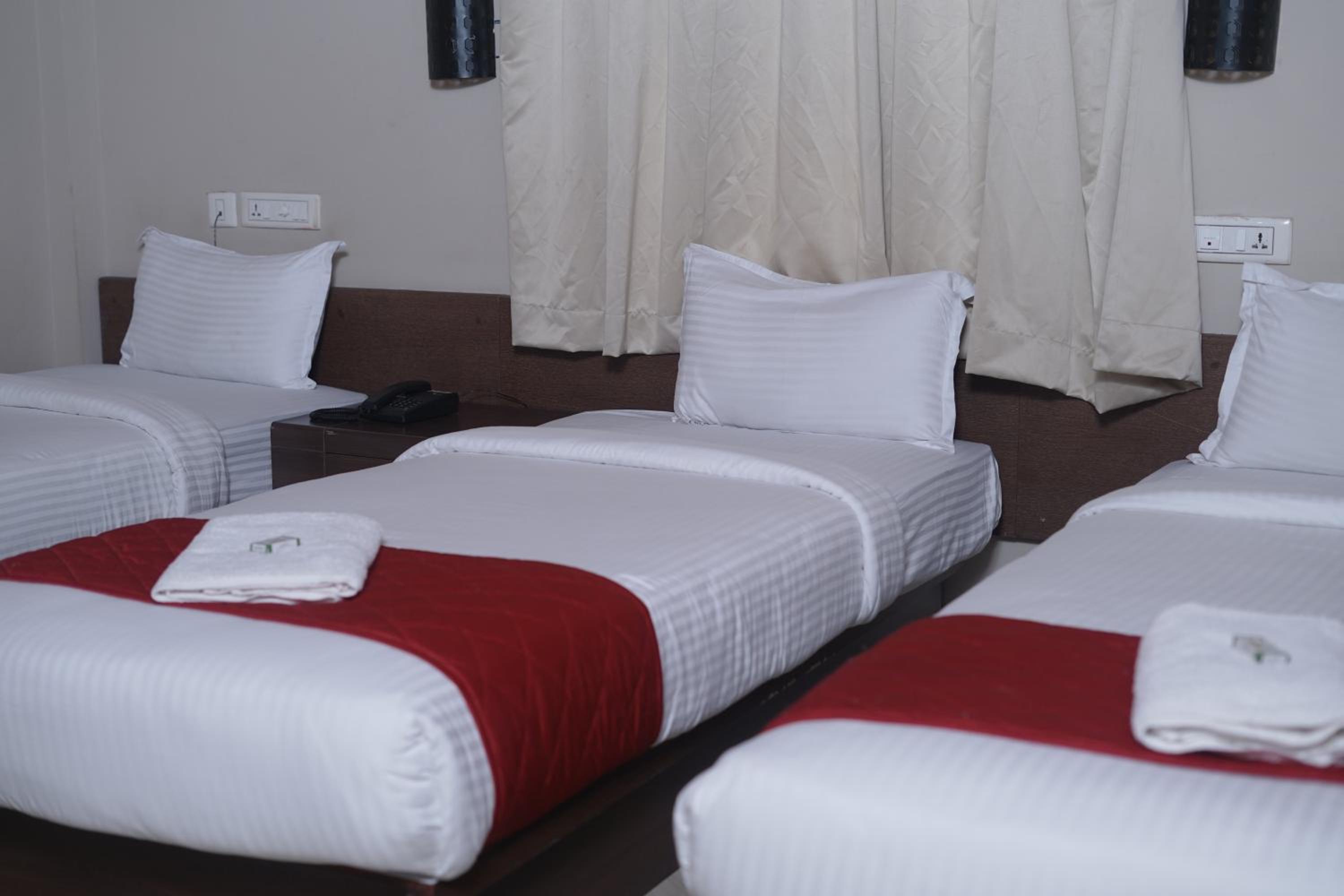 Deluxe Triple Room photo 3