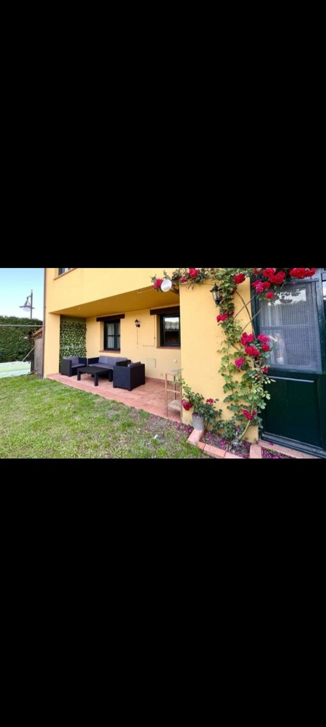 Three-Bedroom House photo 3