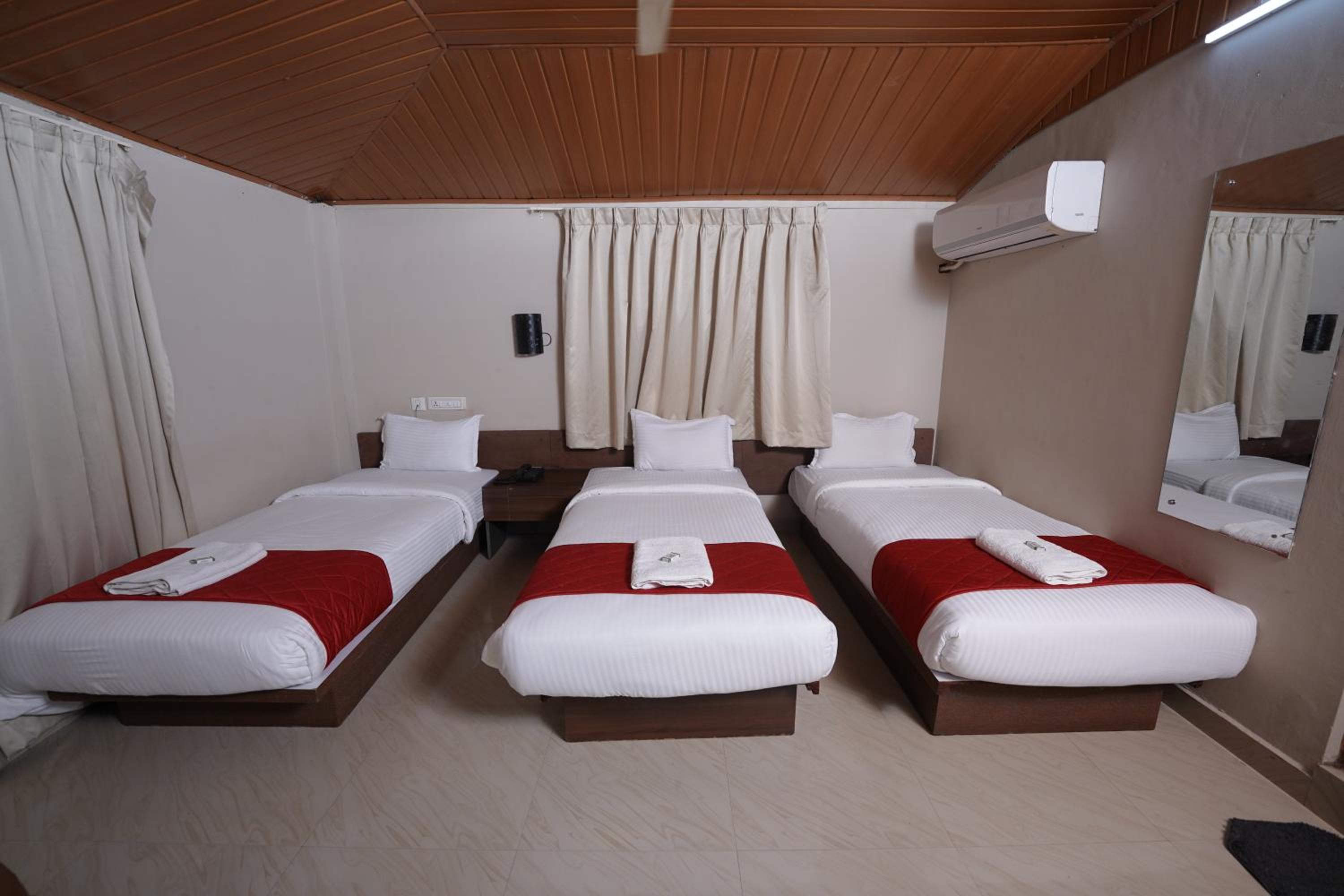 Deluxe Triple Room photo 2