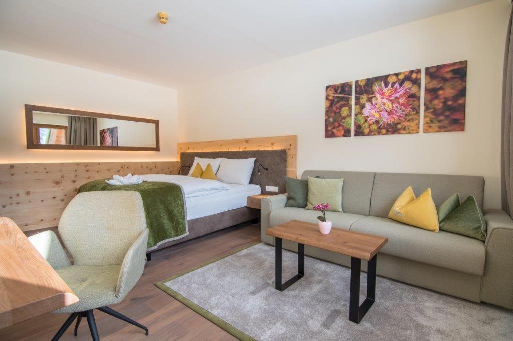 Suite with Panoramic View photo 1