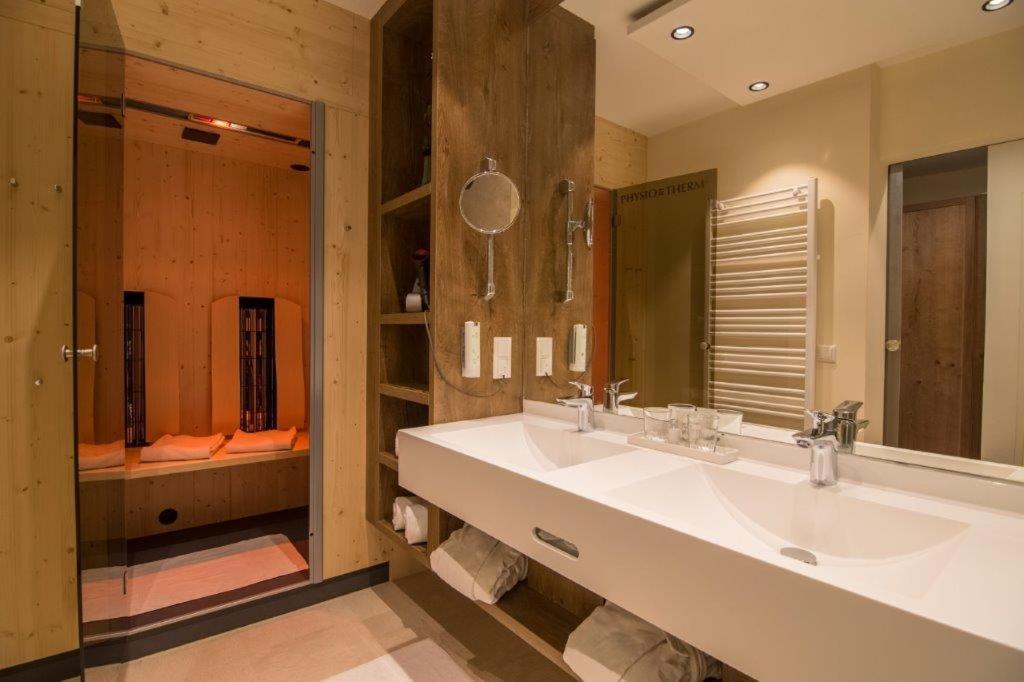 Suite with Panoramic View photo 3