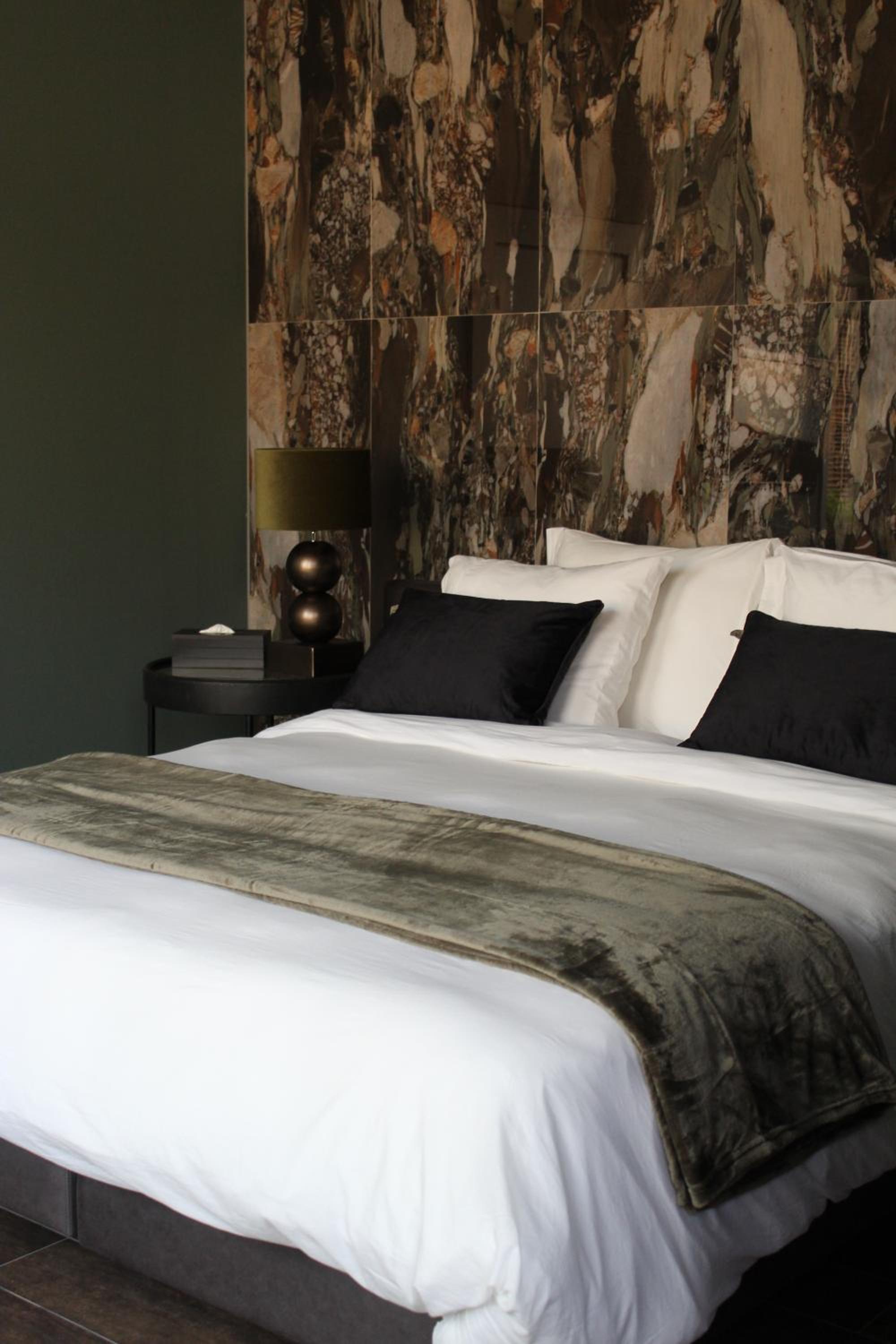 Deluxe King Room photo 1