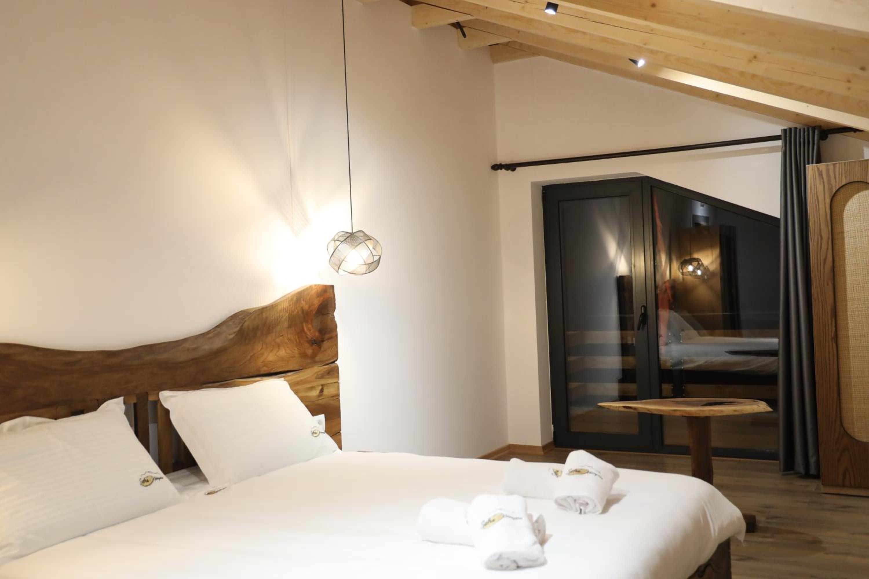 Double Room with Mountain View