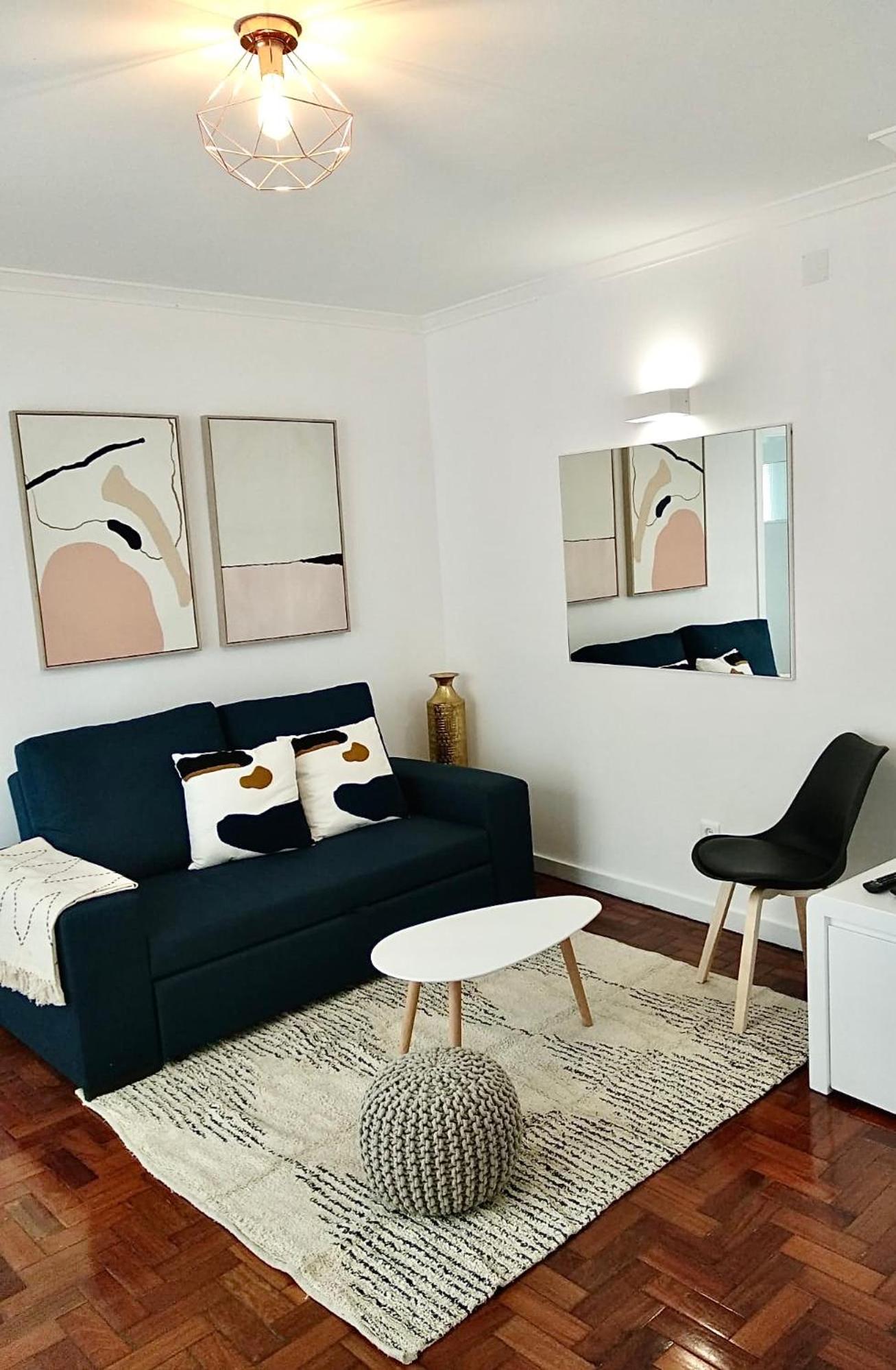One-Bedroom Apartment photo 1