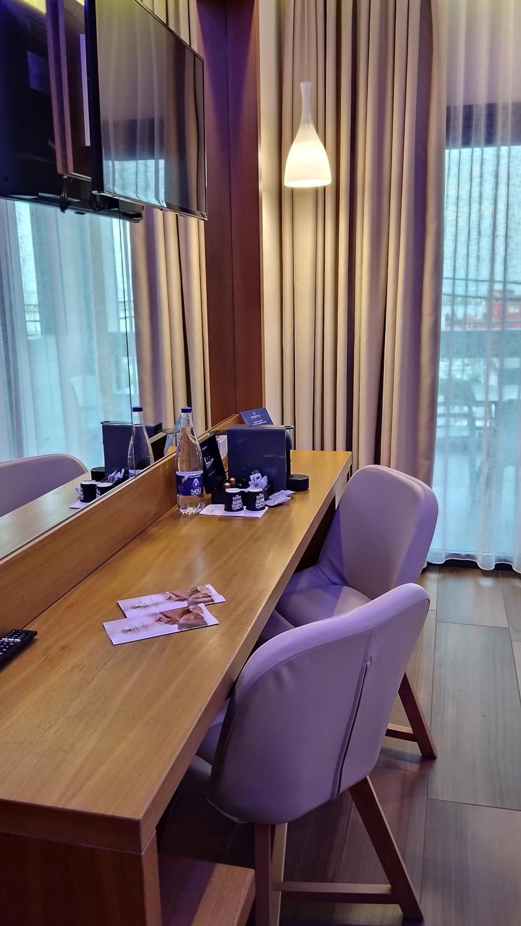 Double or Twin Room with City View photo 3