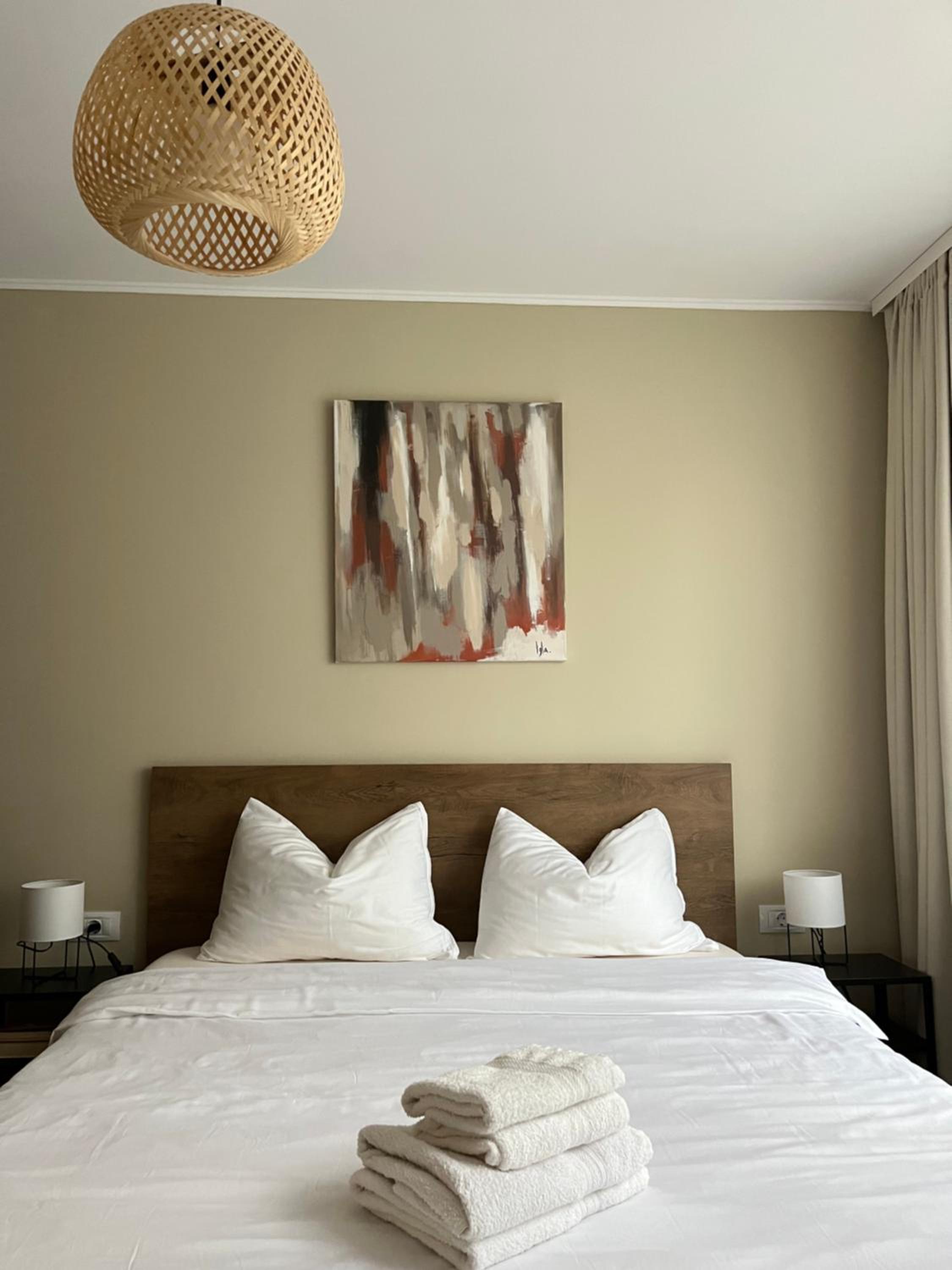 One-Bedroom Apartment photo 1