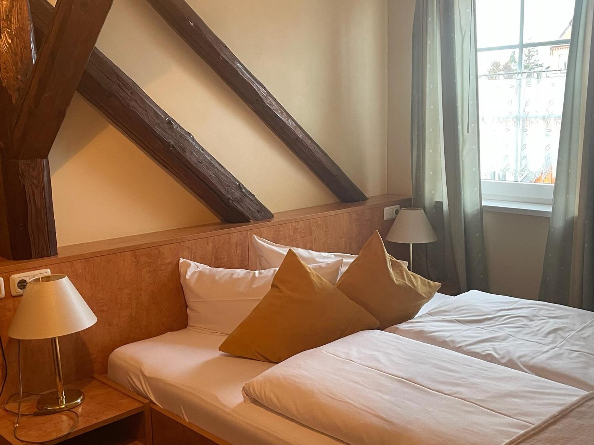 Economy Double Room - Photo 7