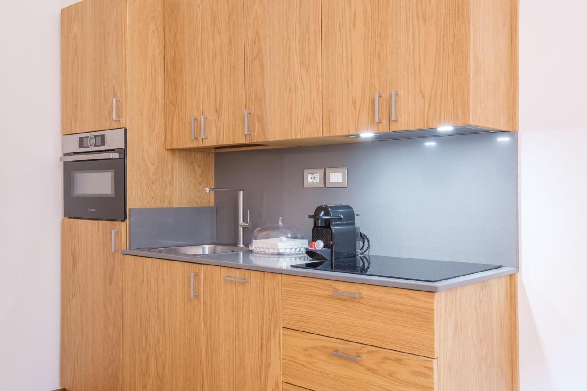 Suite with Balcony - Photo 14