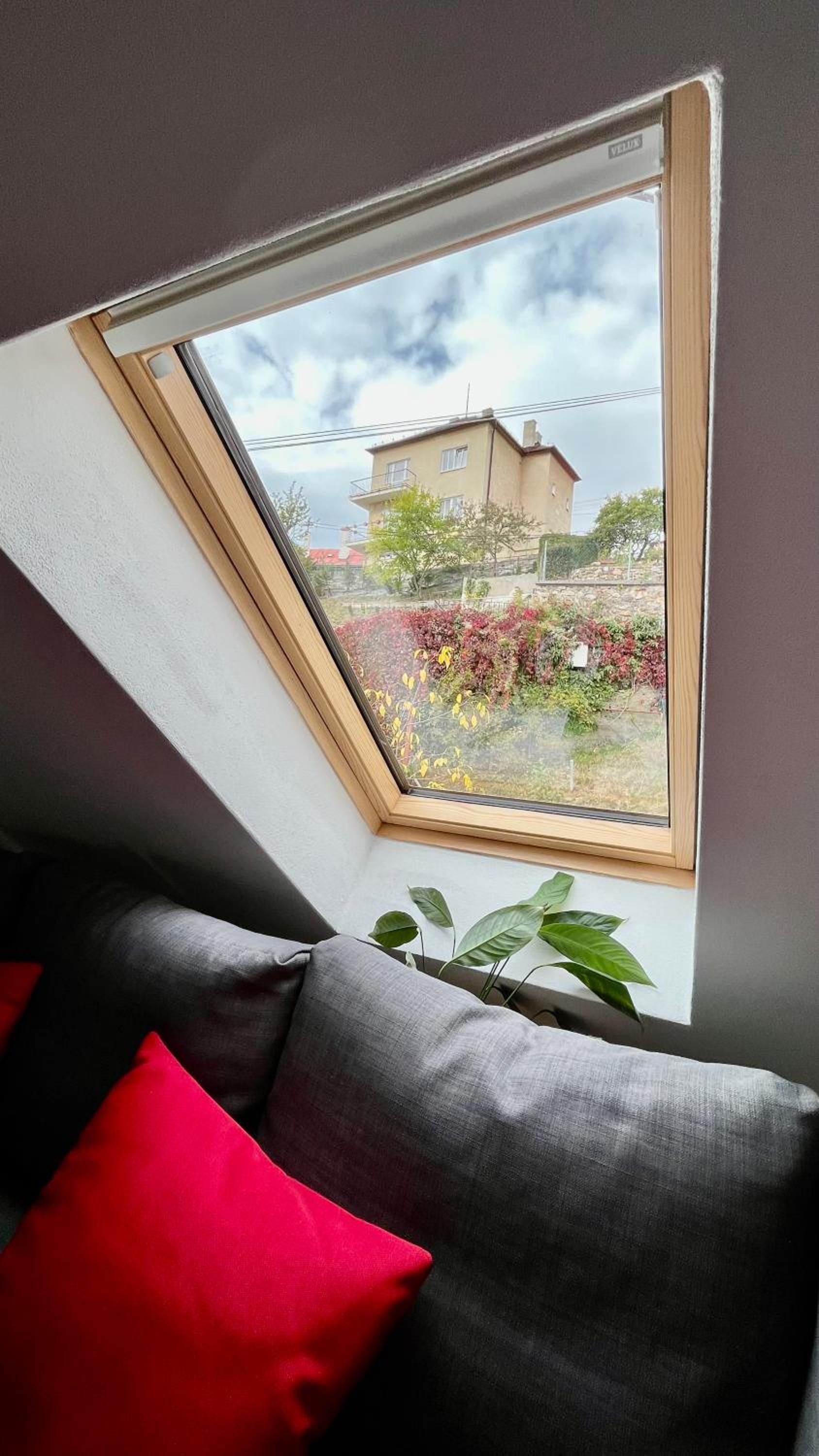 Apartment with Mountain View - Photo 10