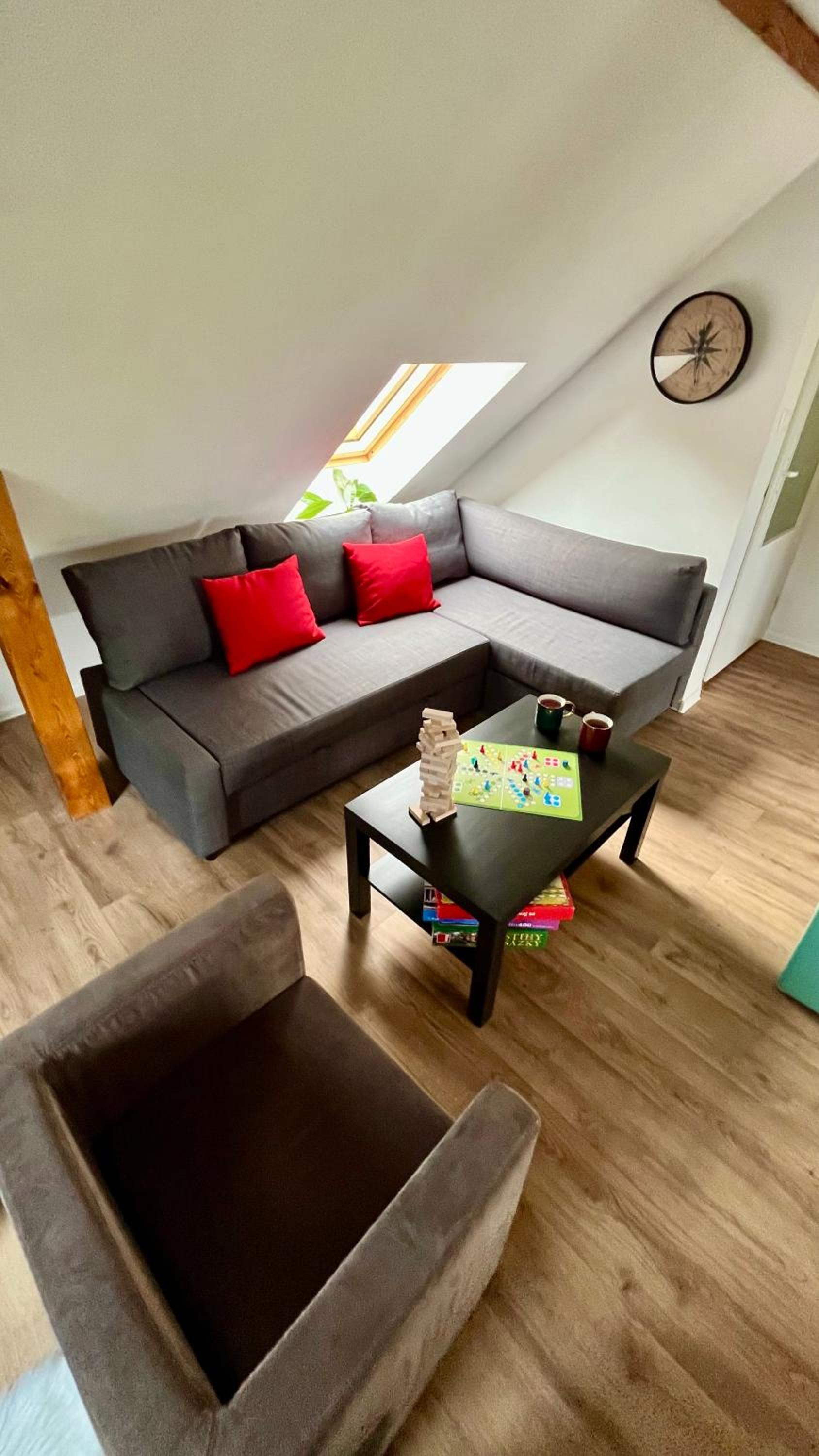 Apartment with Mountain View - Photo 11