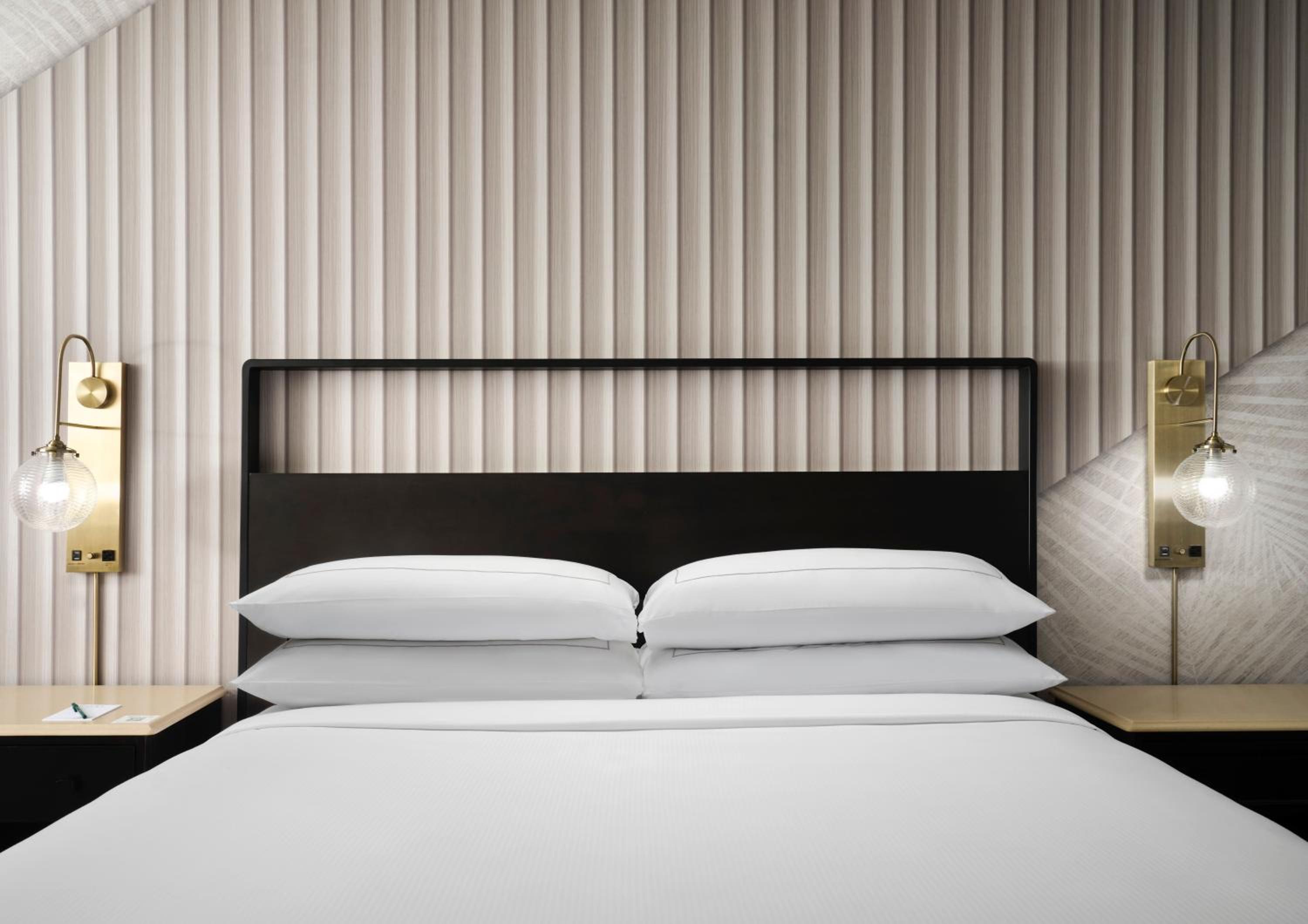 Premium King Room - High Floor - City View photo 2