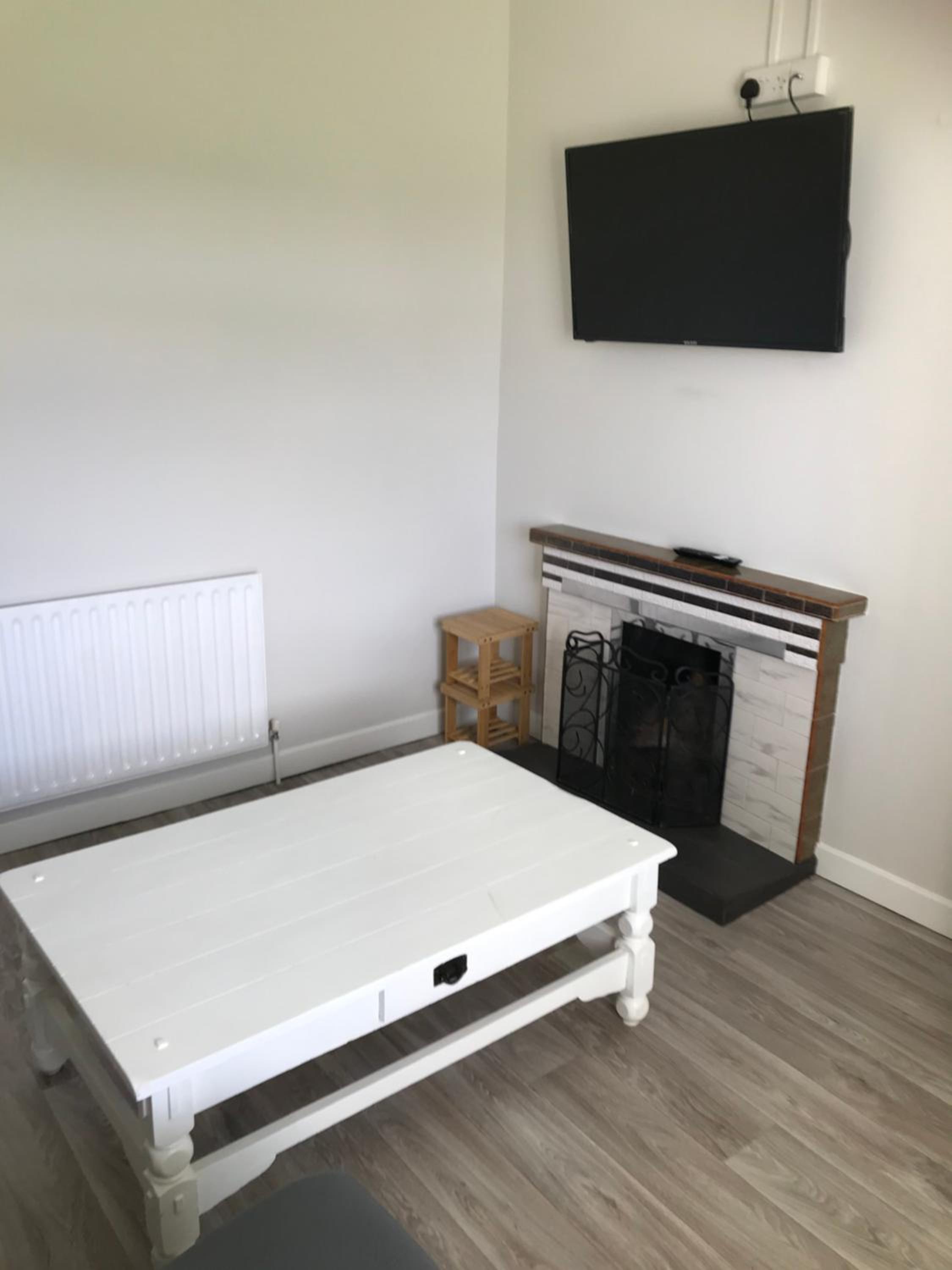 One-Bedroom House photo 1