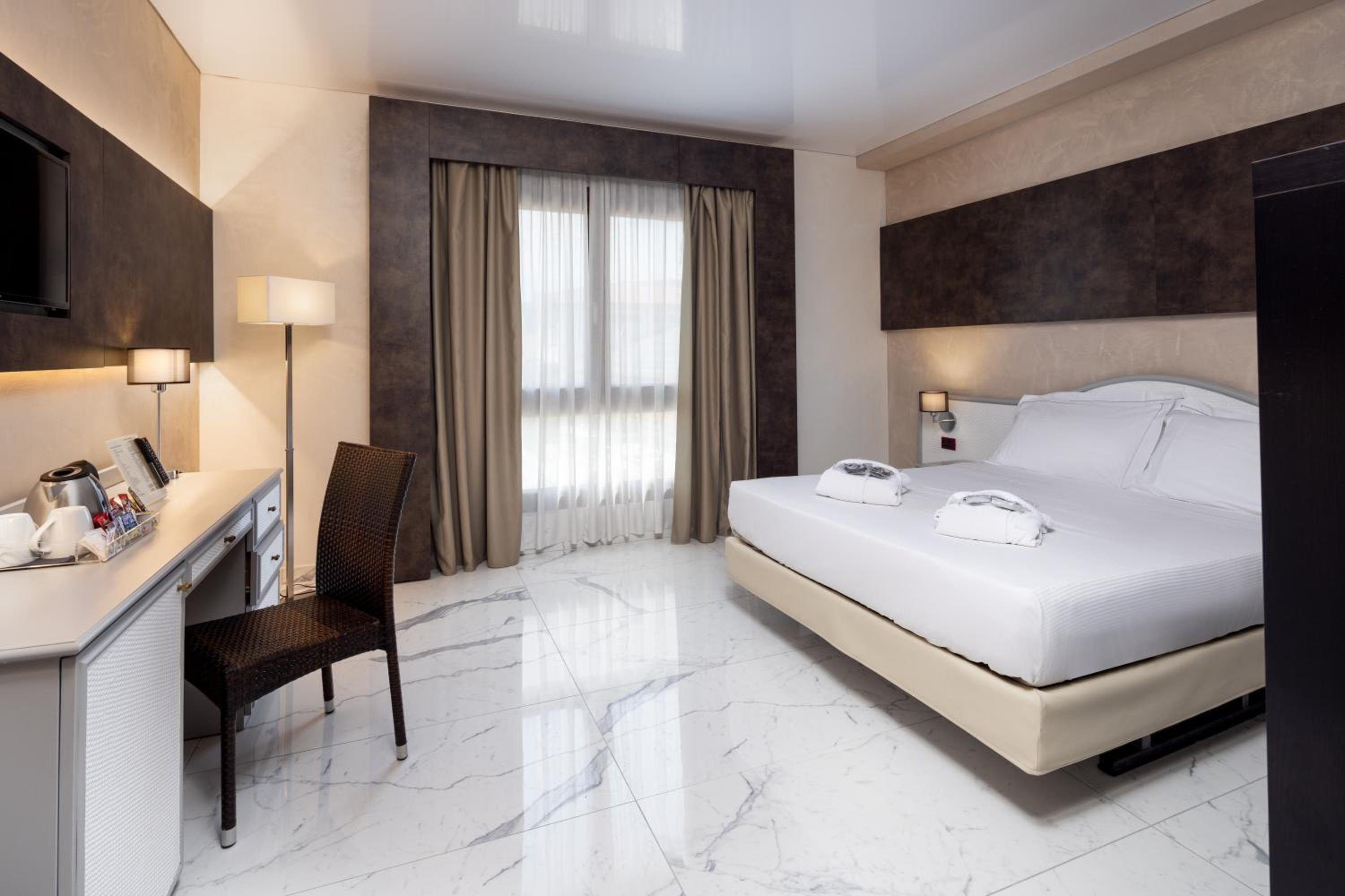 King Suite with Sofa Bed - Annex photo 3