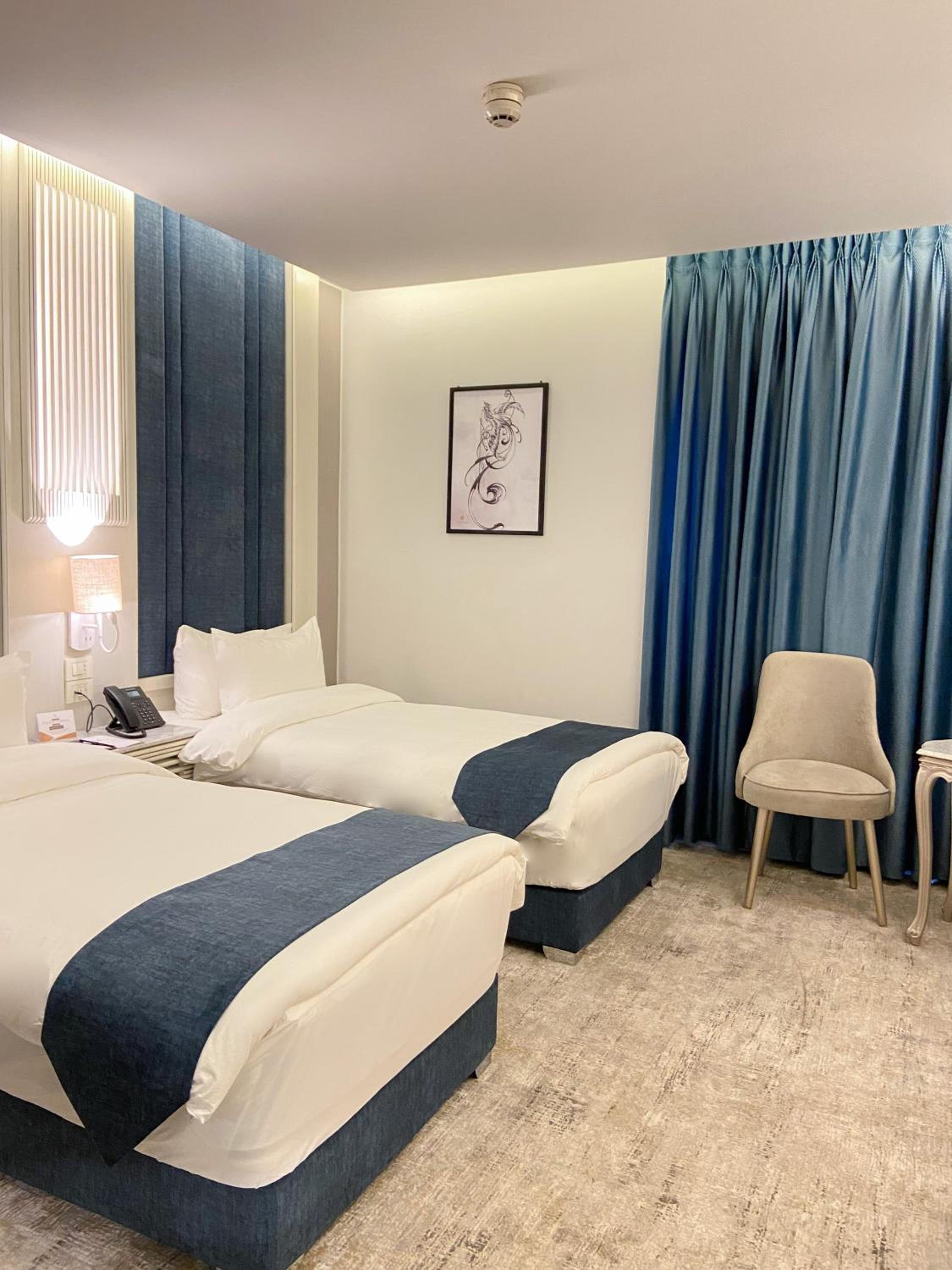 Twin Room - Photo 3