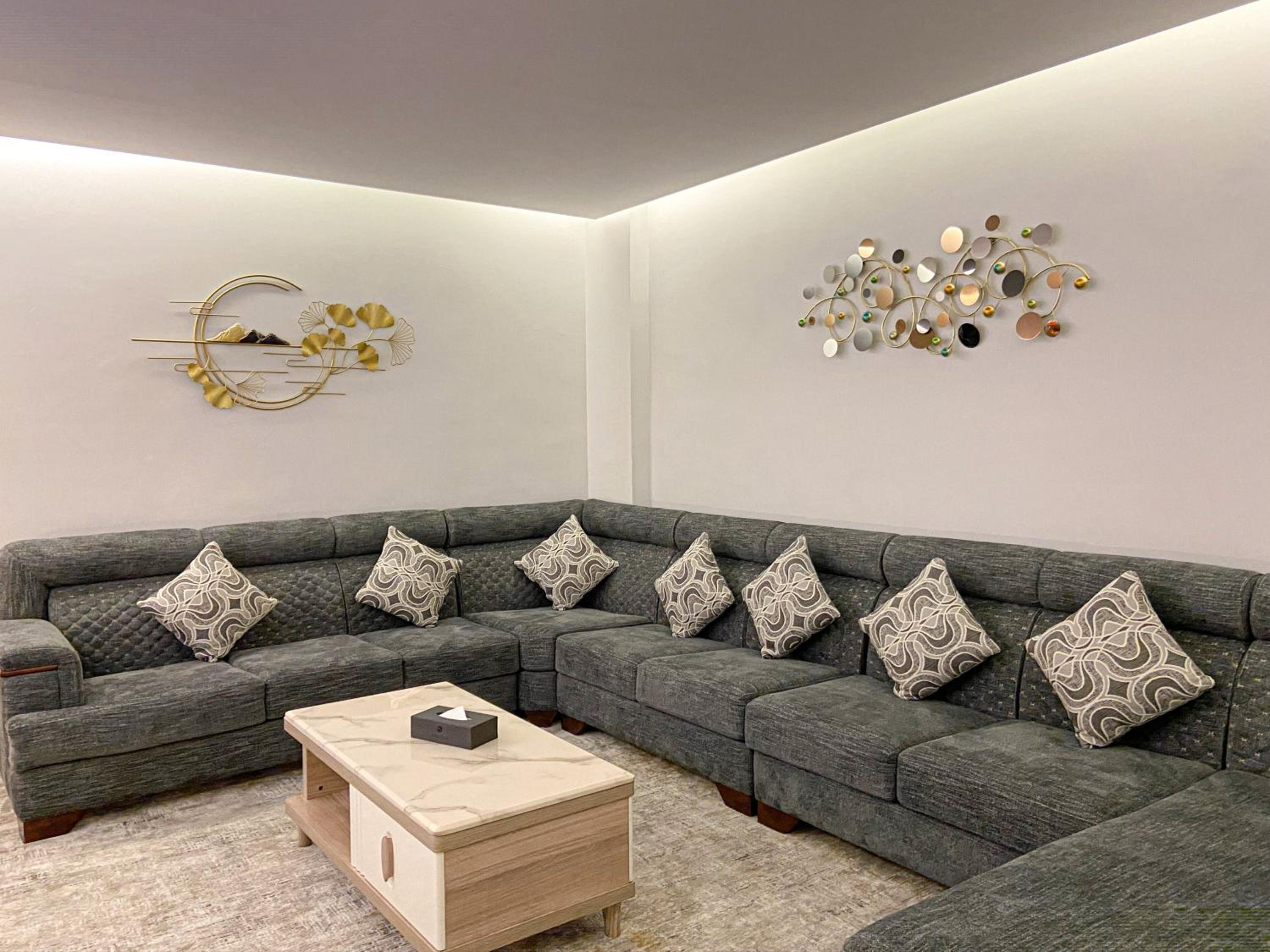 Suite - Photo 2