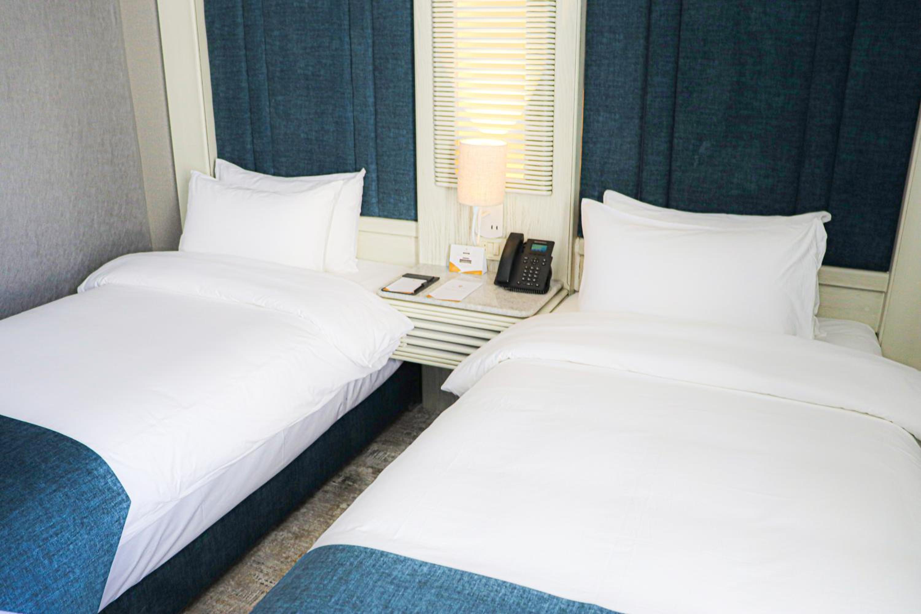 Twin Room - Photo 4