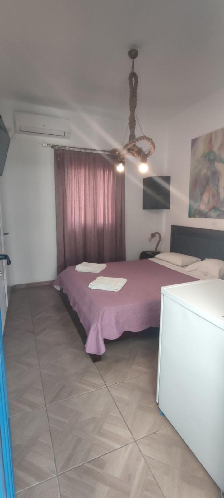 One-Bedroom House photo 1