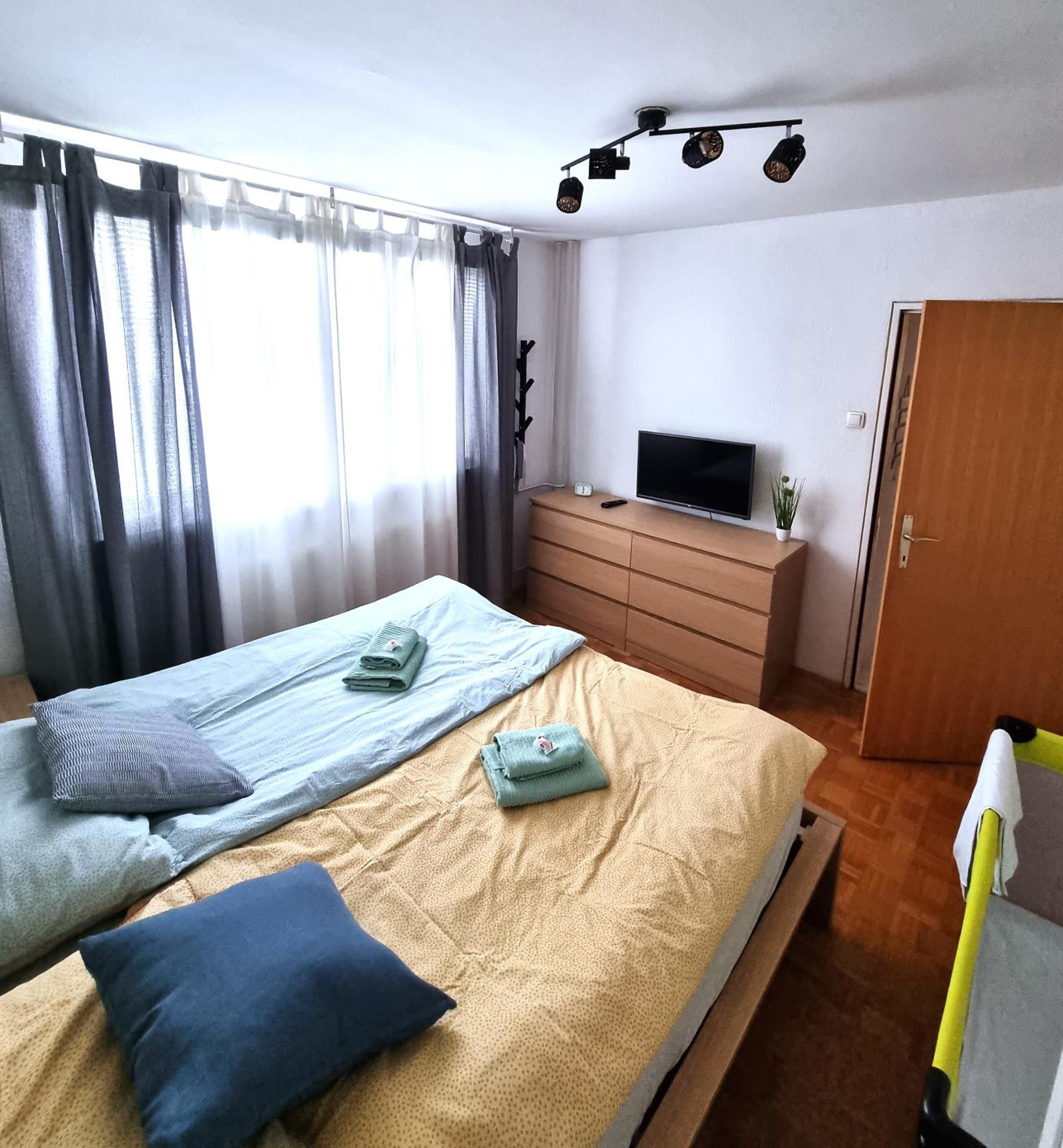 Apartment photo 2