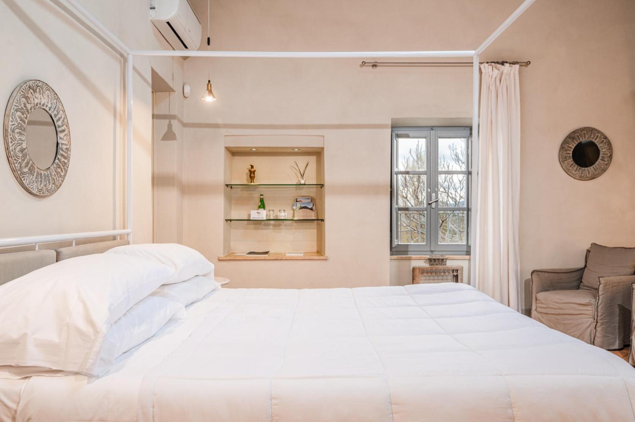 Deluxe Suite - Photo 1