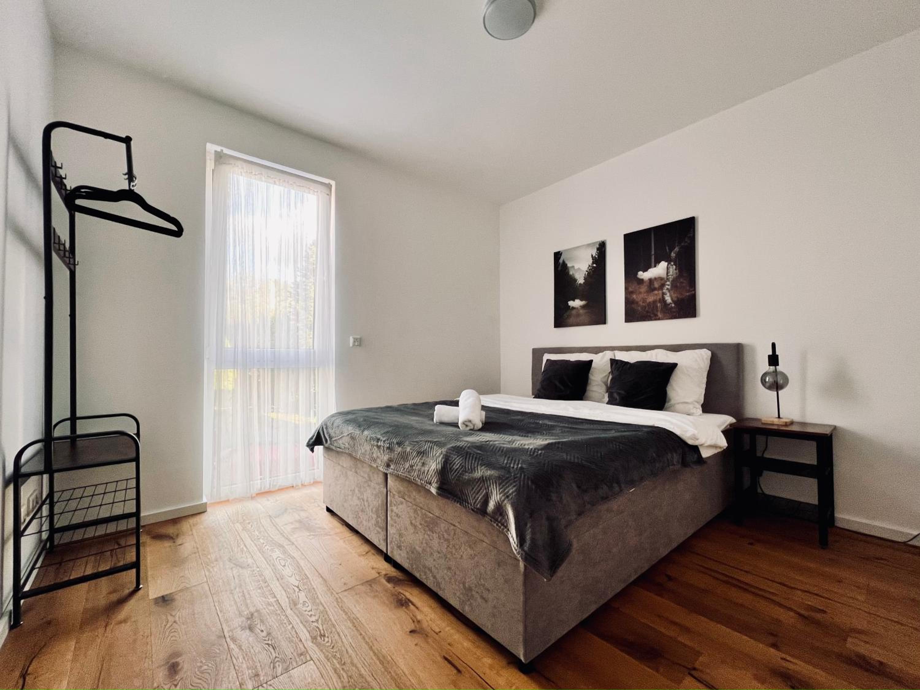One-Bedroom Apartment photo 1