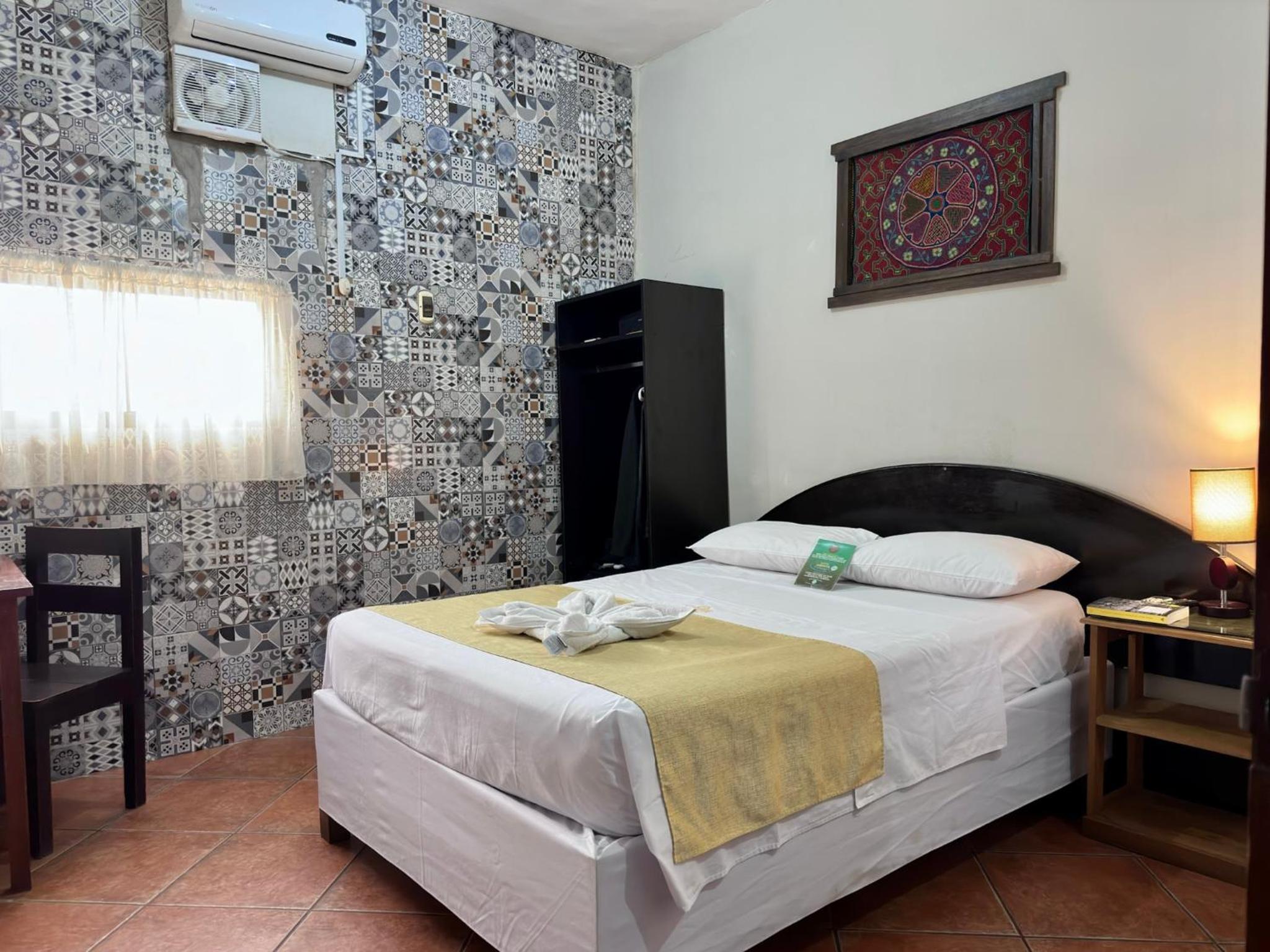 Standard Queen Room