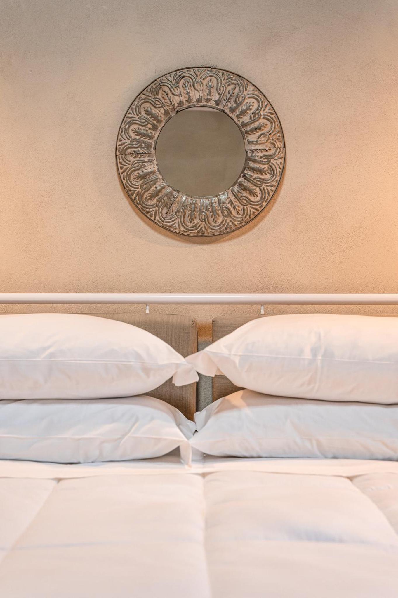 Deluxe Suite - Photo 15