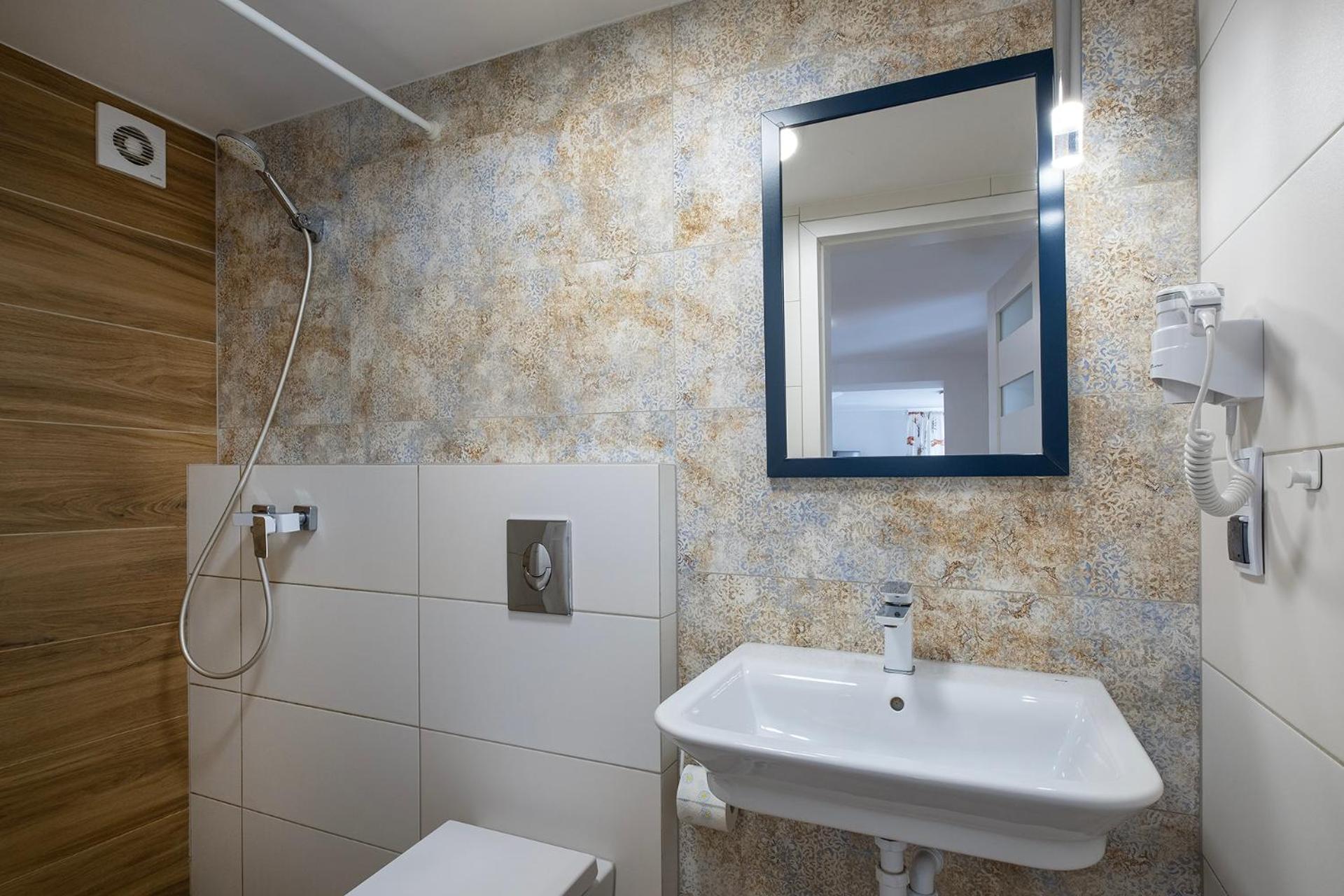 Apartment - Ground Floor photo 2