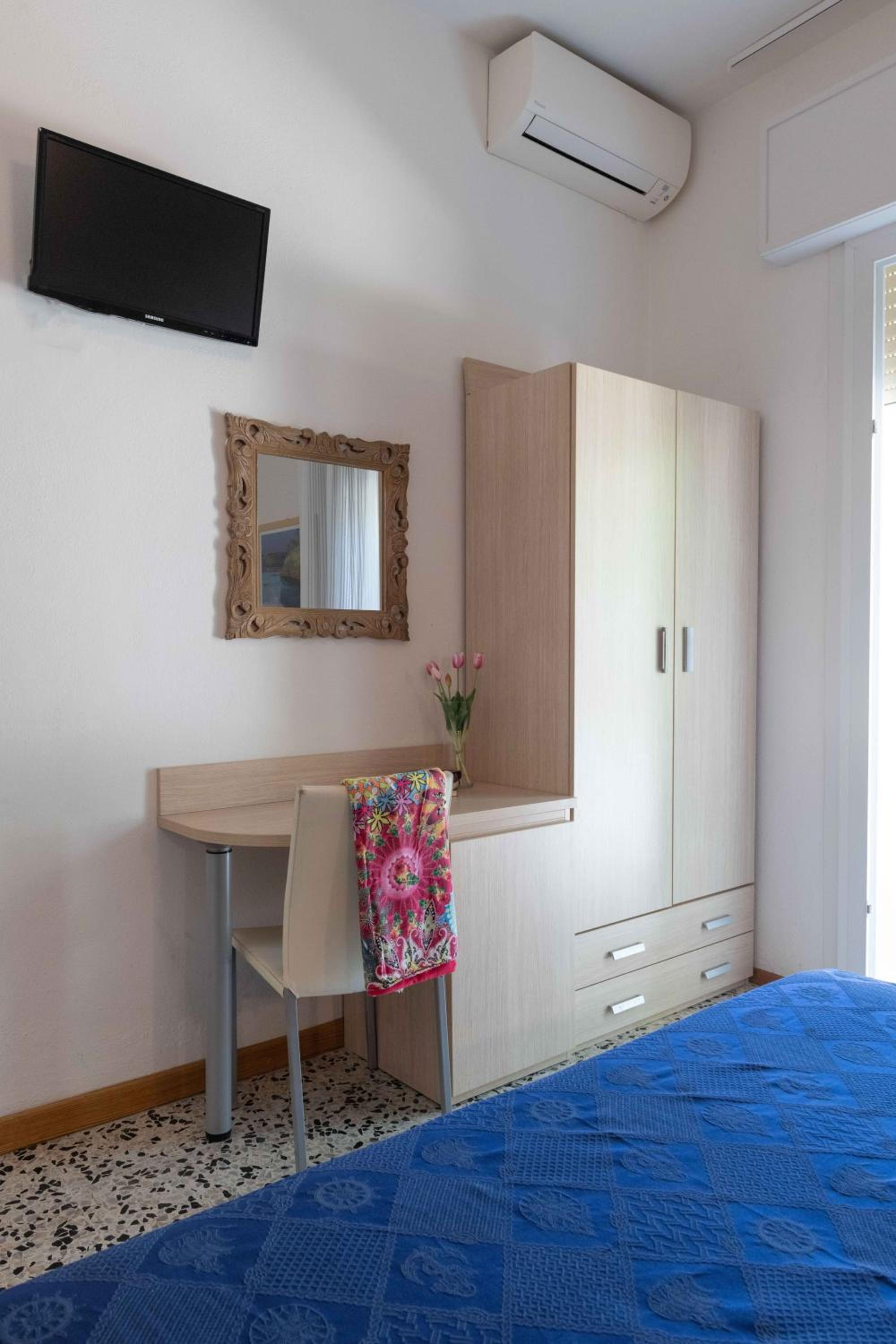 Double Room with Balcony - Photo 46