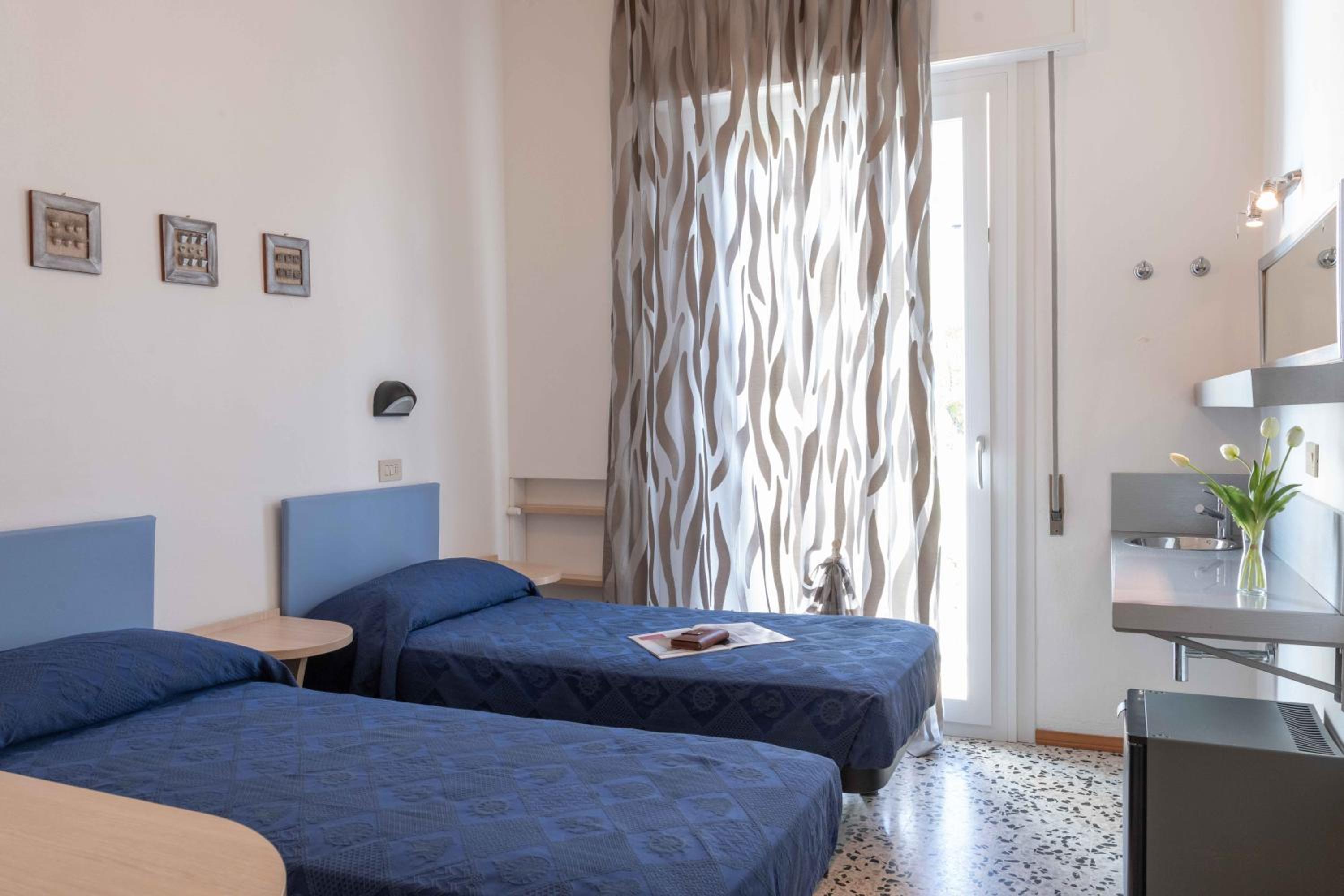 Double Room with Balcony - Photo 1