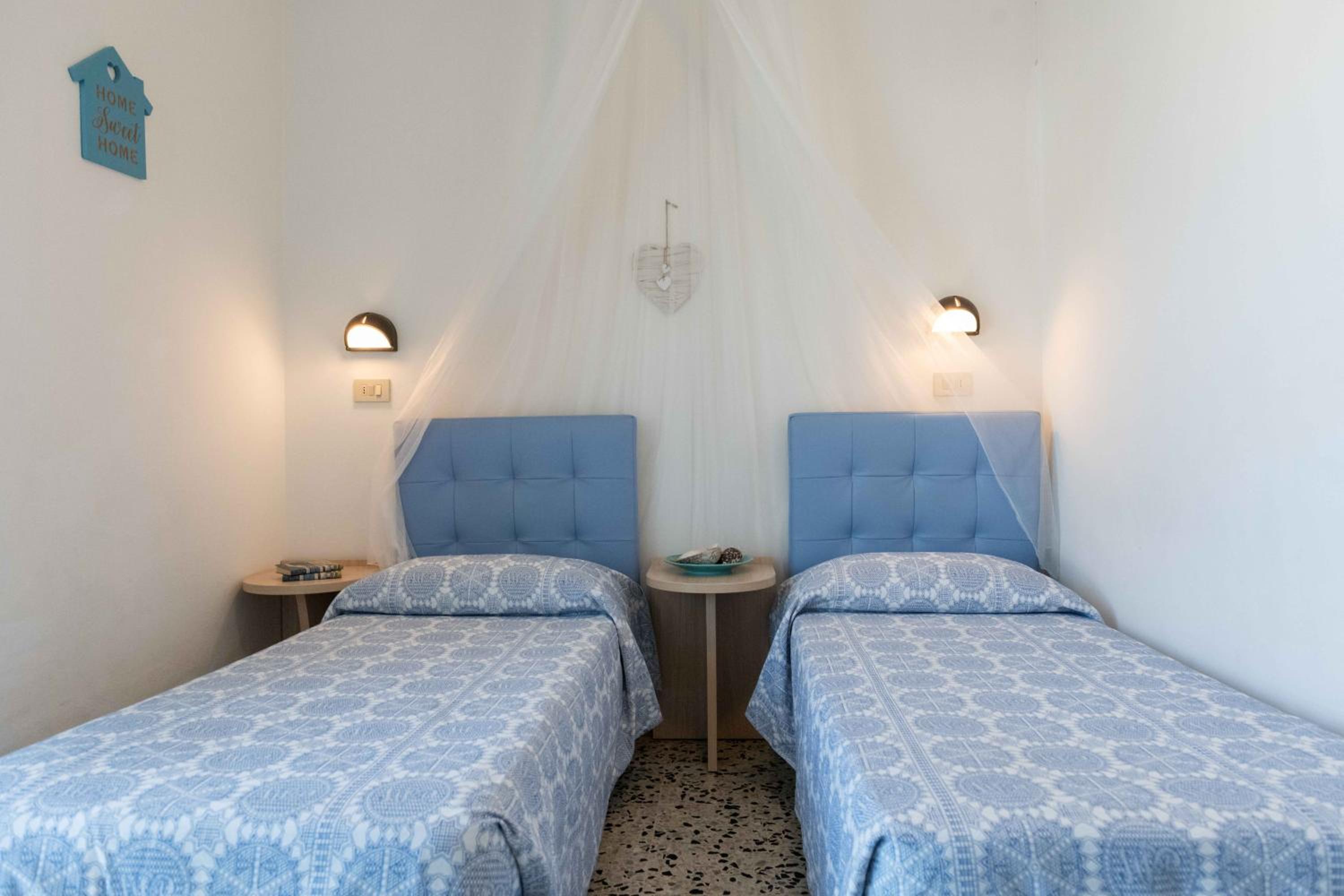 Double Room with Balcony - Photo 17
