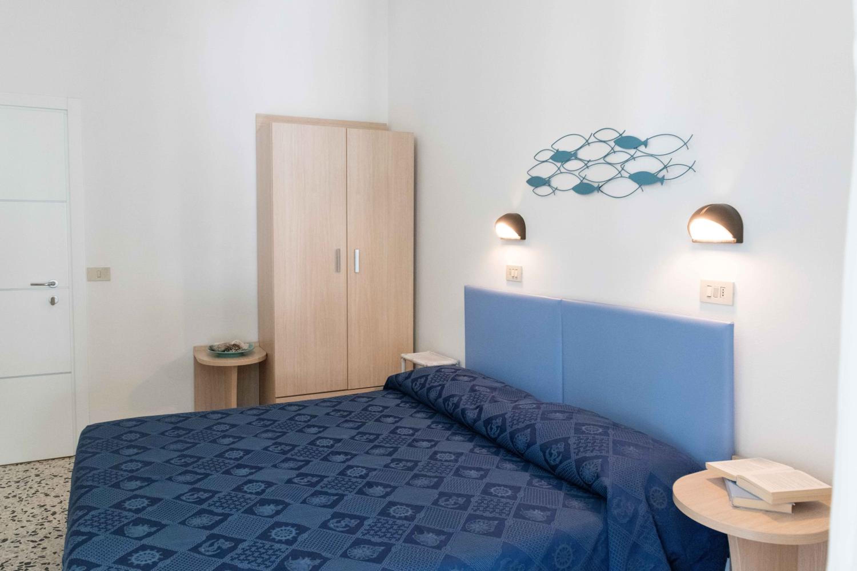 Double Room with Balcony - Photo 5