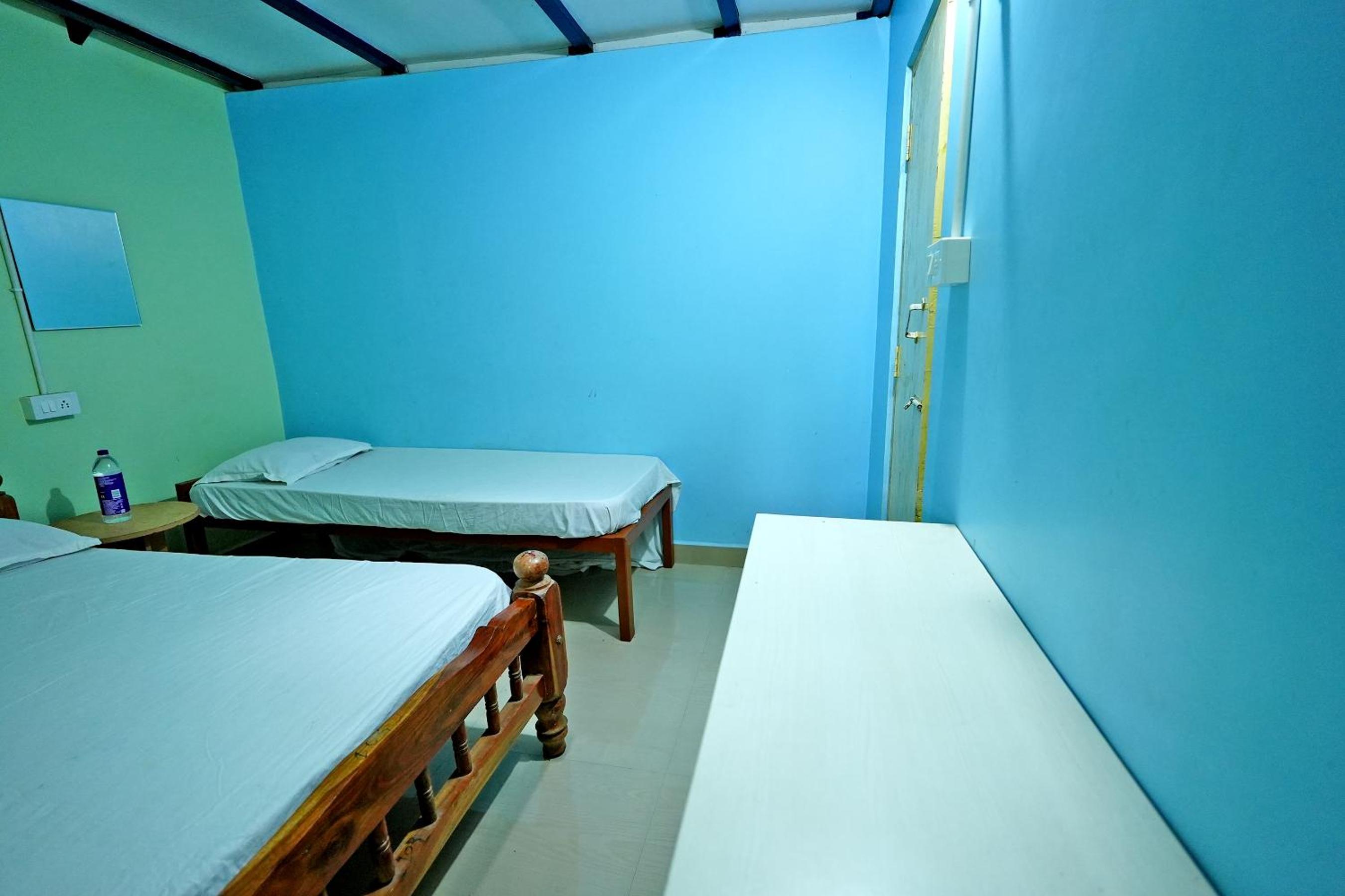 Basic Triple Room photo 3