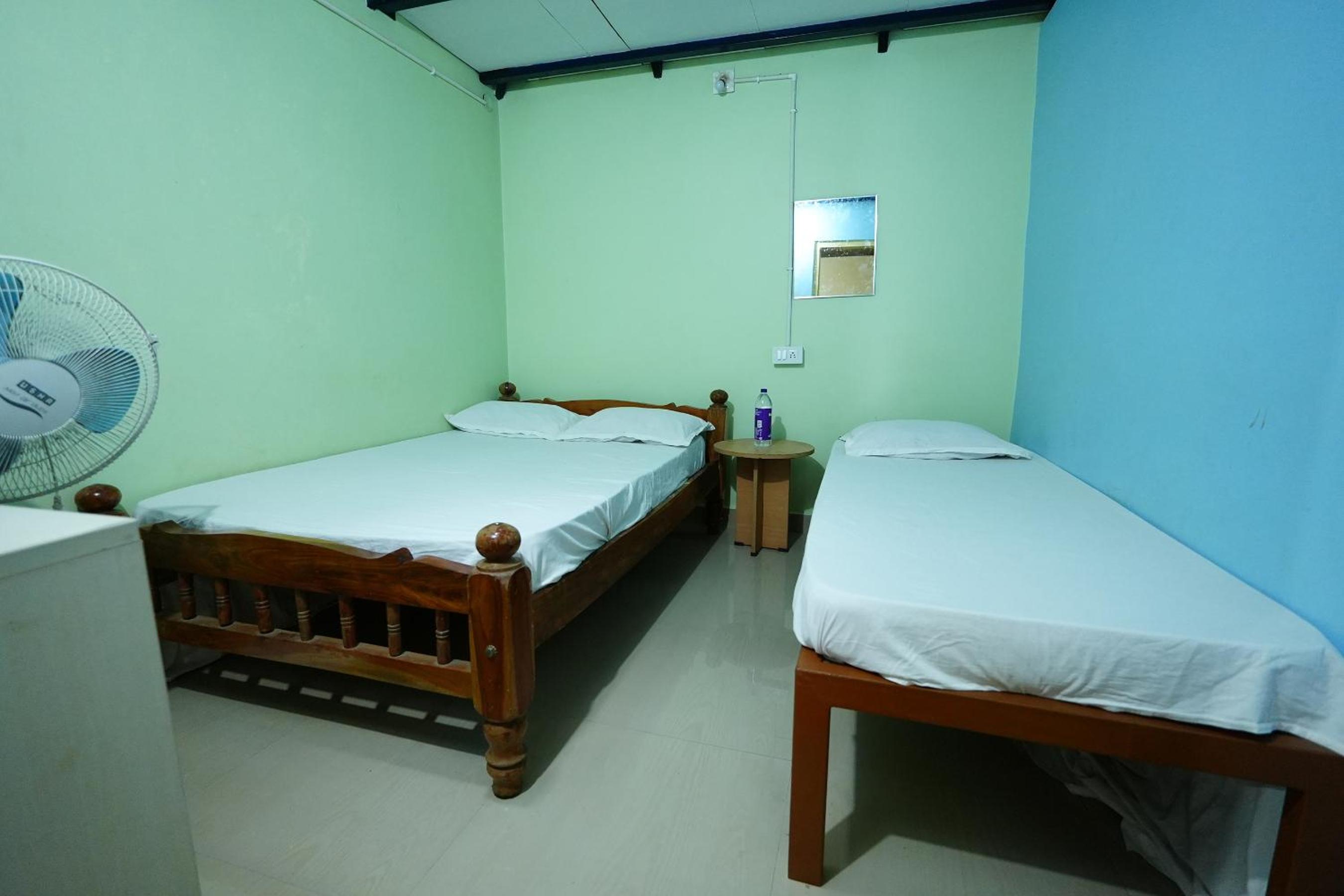 Basic Triple Room photo 1