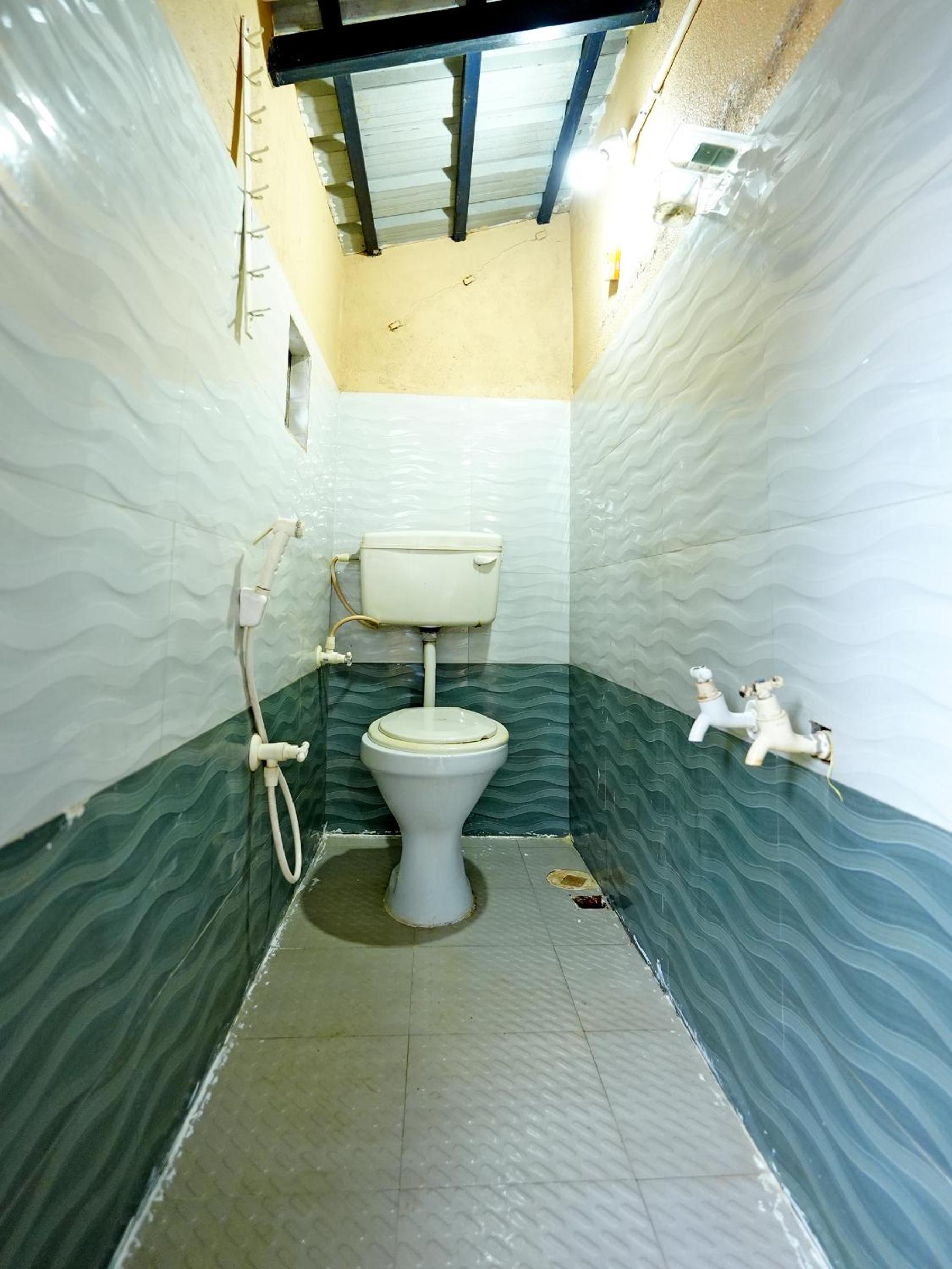 Triple Room With Private External Bathroom photo 3