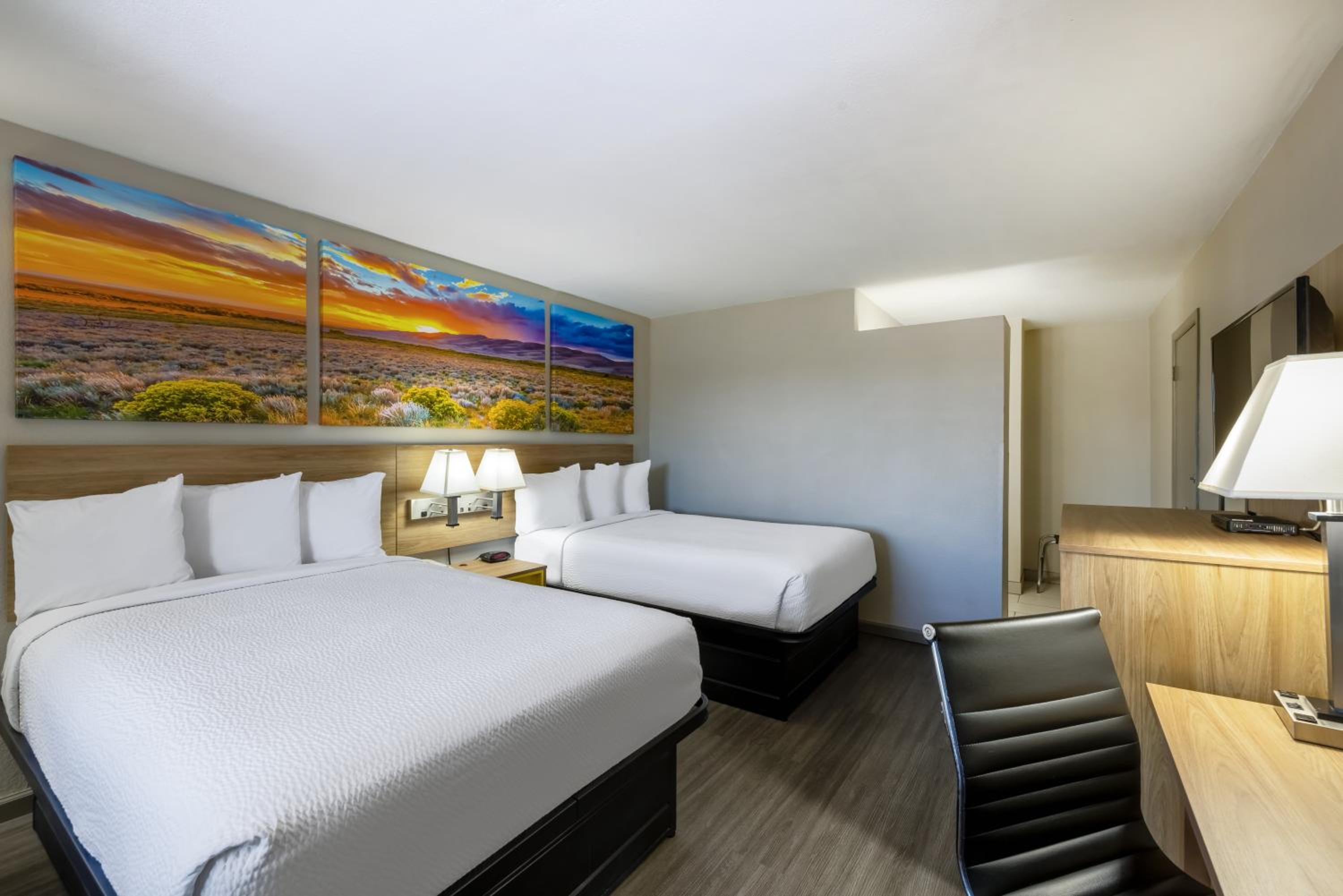 Double Room with Two Double Beds - Non-Smoking - Photo 6