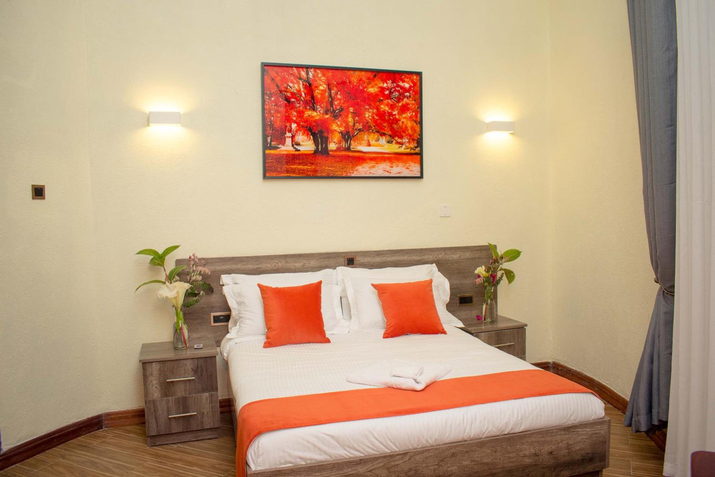 Budget Single Room - Photo 3