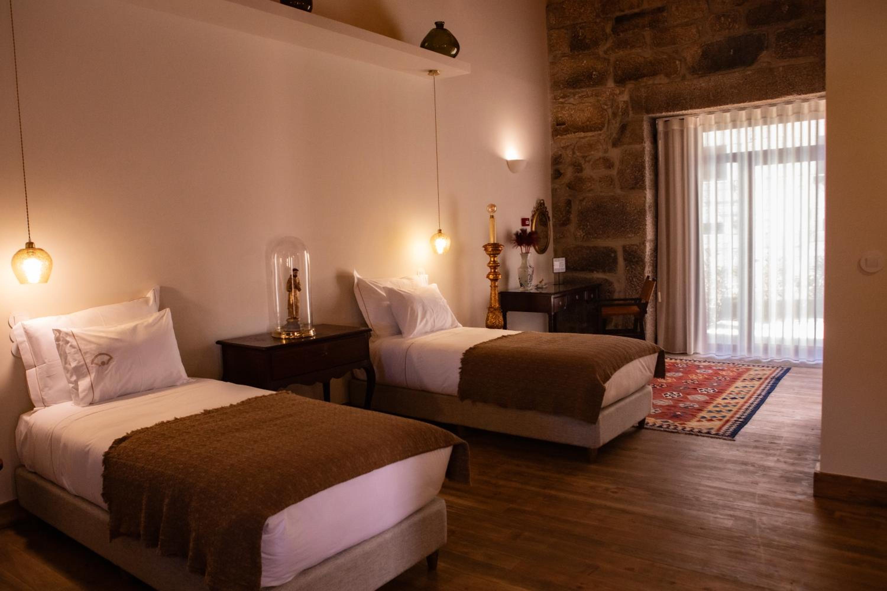 Deluxe Double Room with Extra Bed photo 1