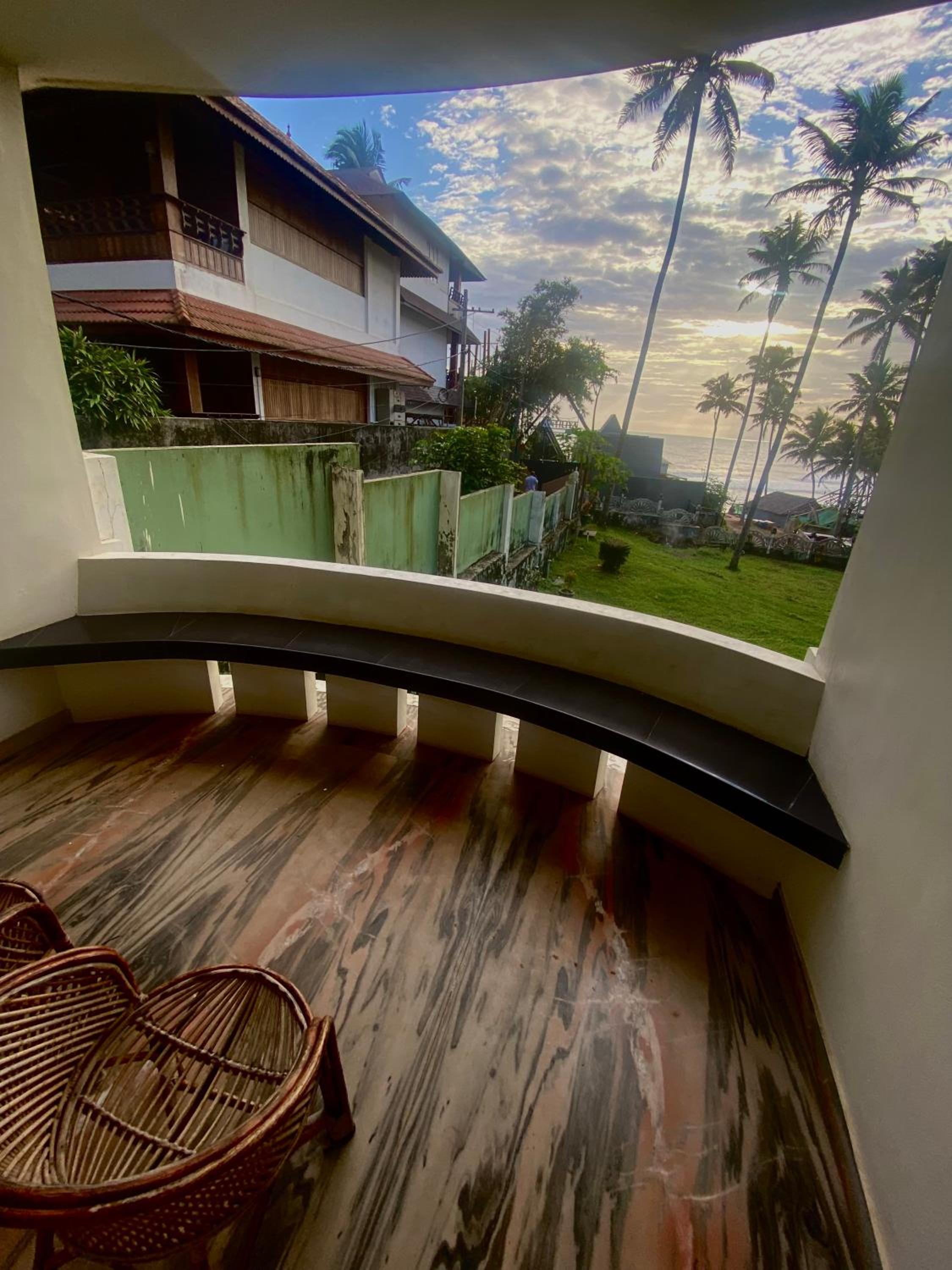 Deluxe Twin Room With Sea View photo 2