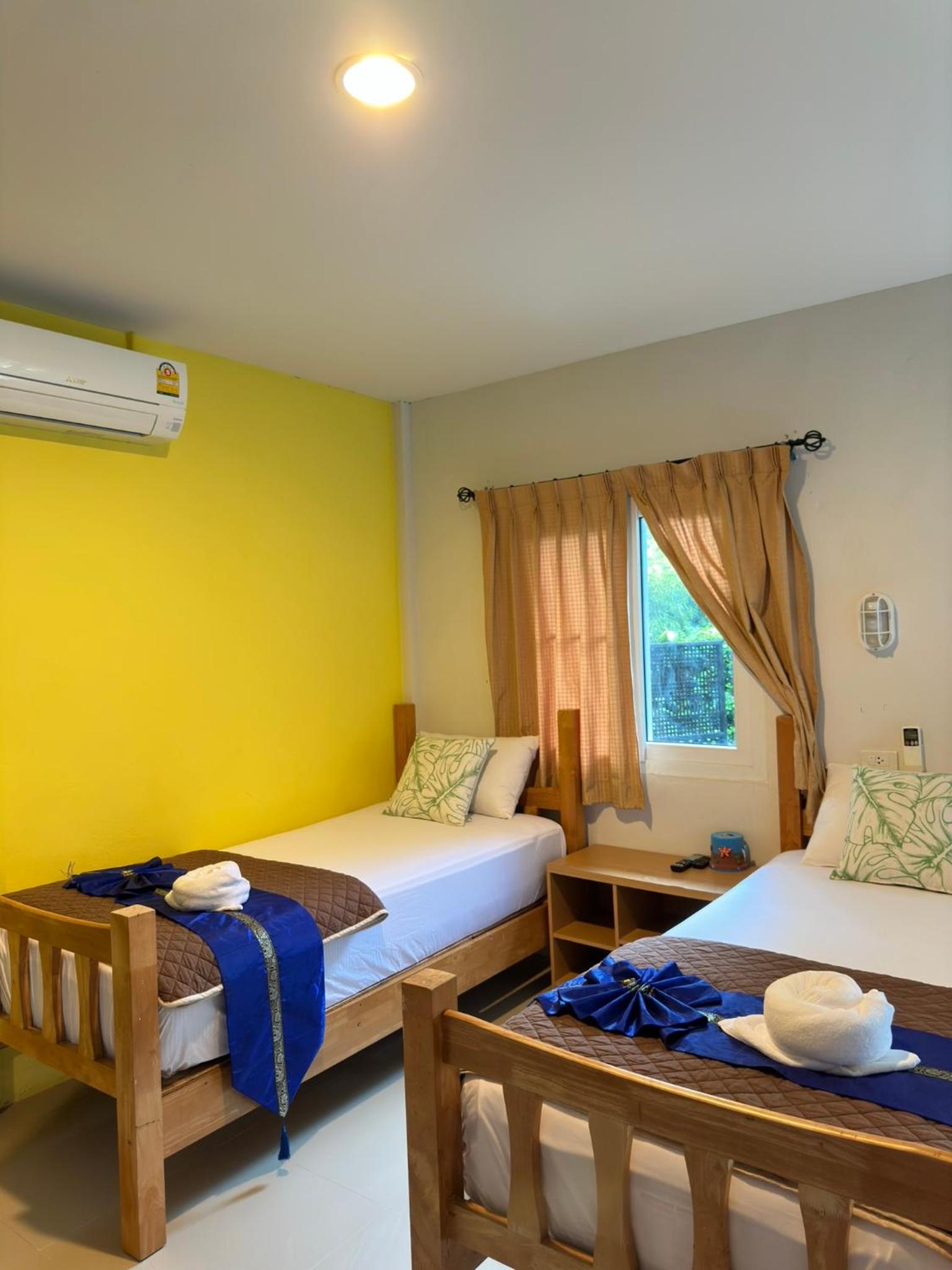 Standard Twin Room with Garden View photo 2