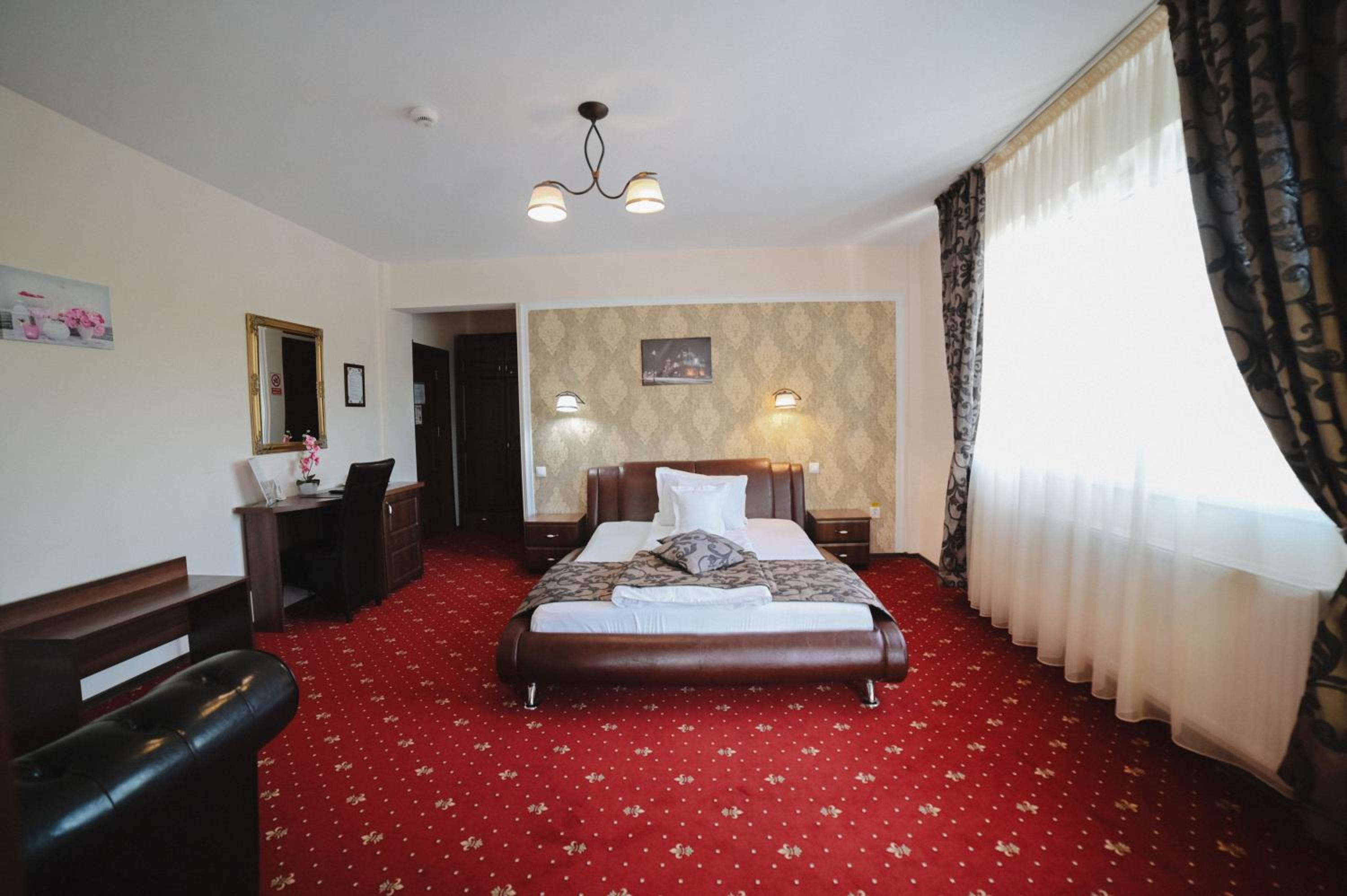 One-Bedroom Suite with Balcony photo 1