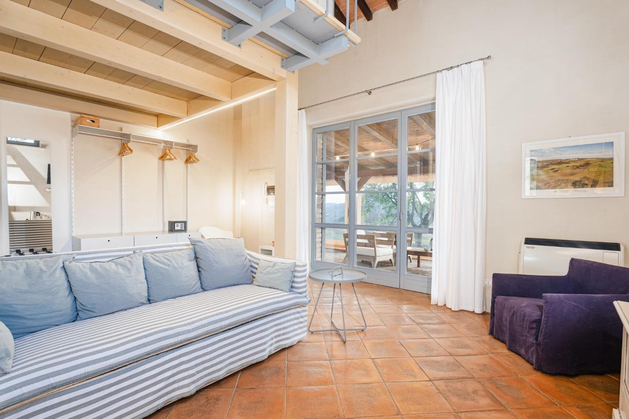 Studio - Split Level - Photo 10