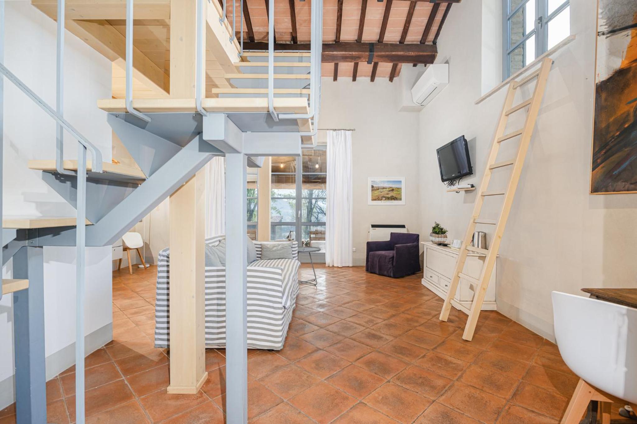 Studio - Split Level - Photo 11