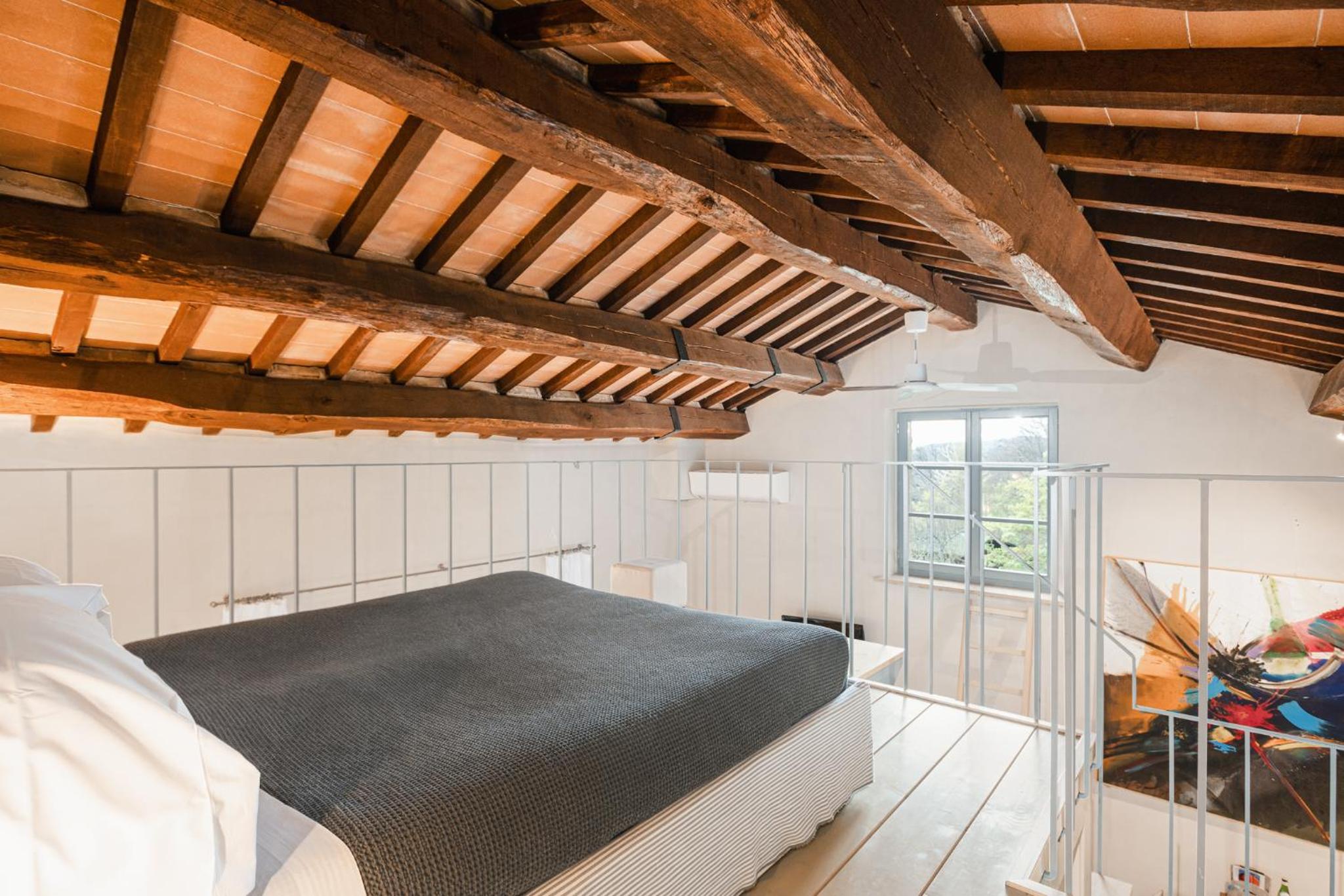 Studio - Split Level - Photo 12