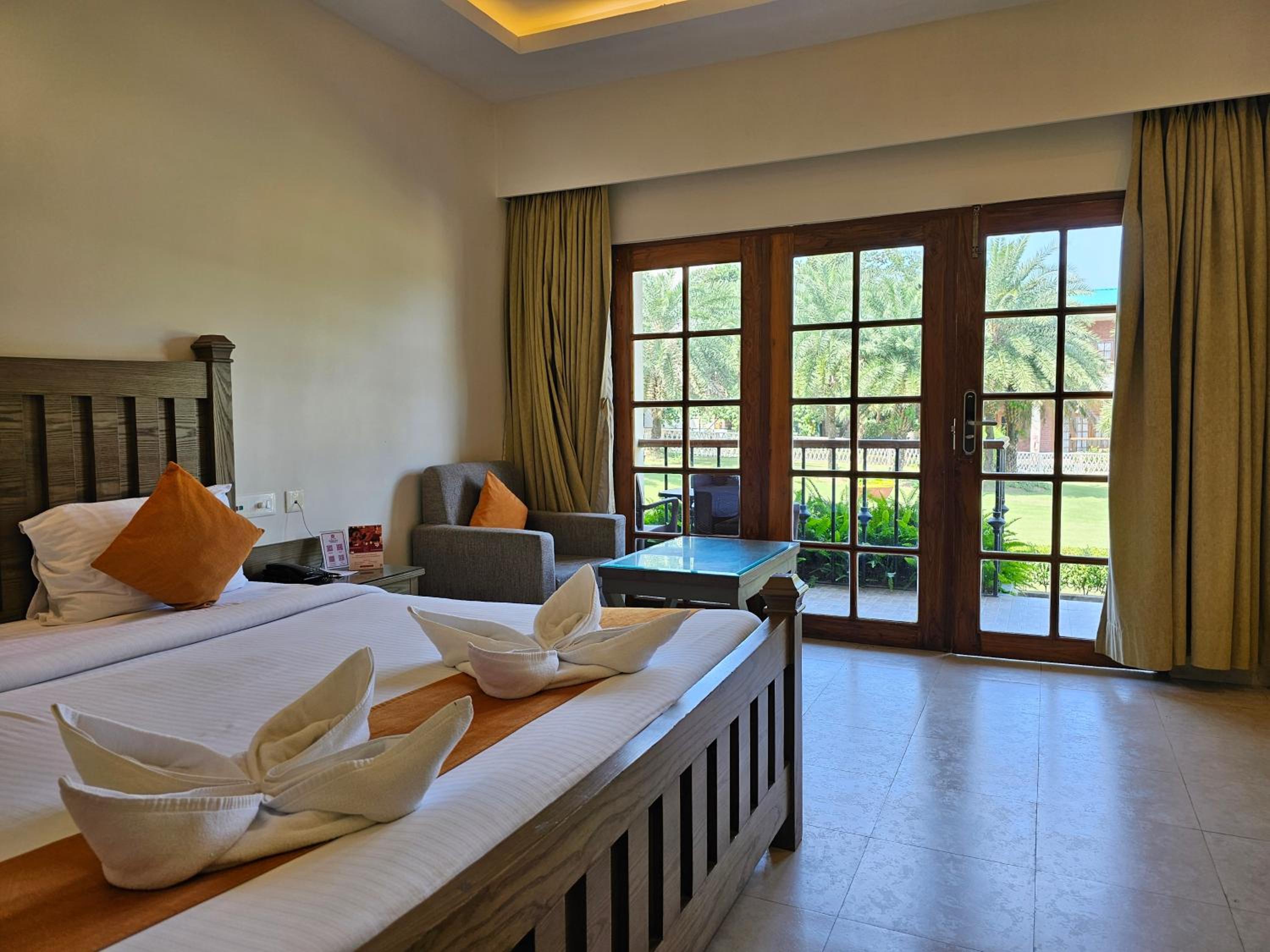 Deluxe Room - Photo 3