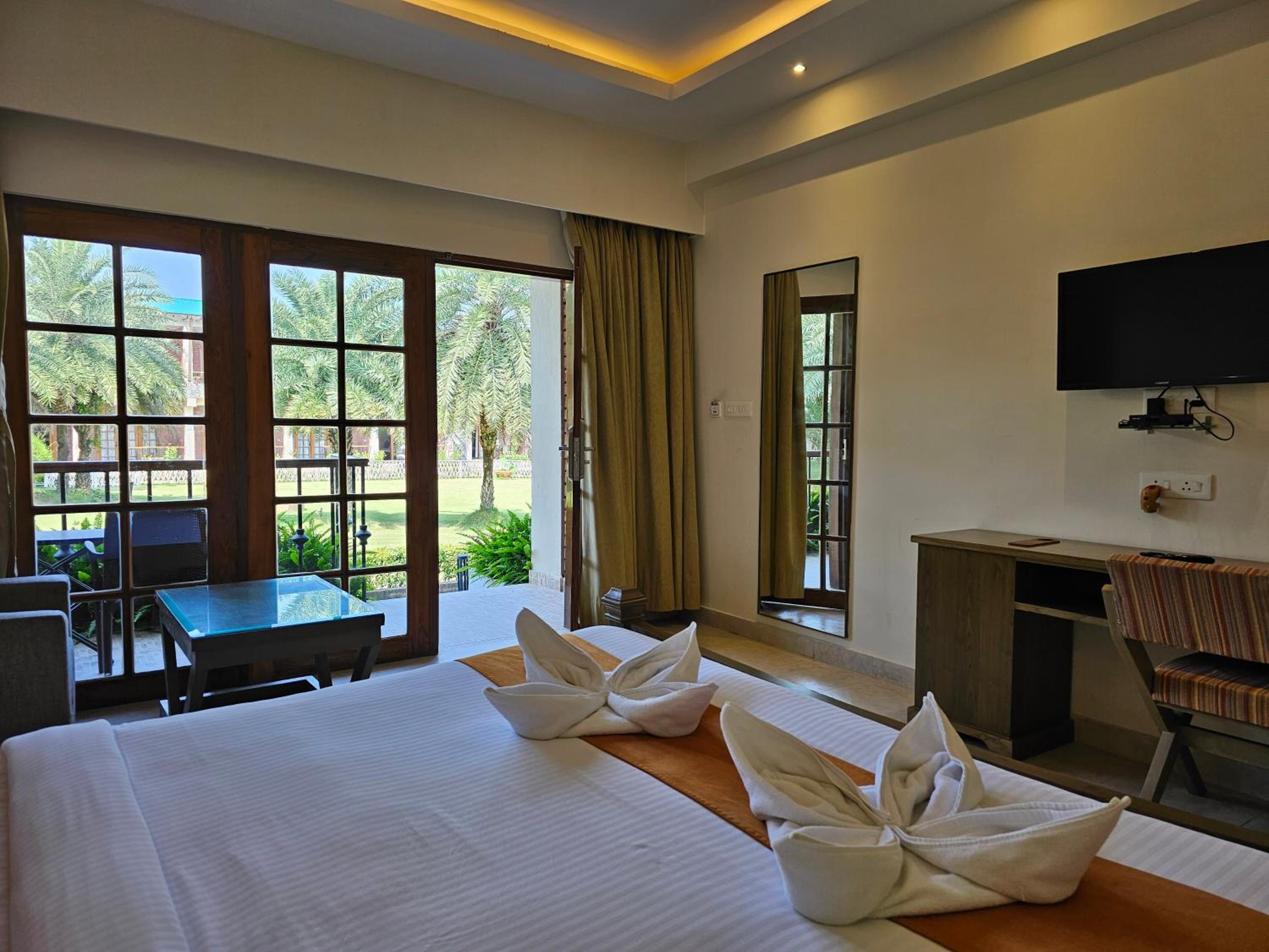 Deluxe Room - Photo 7