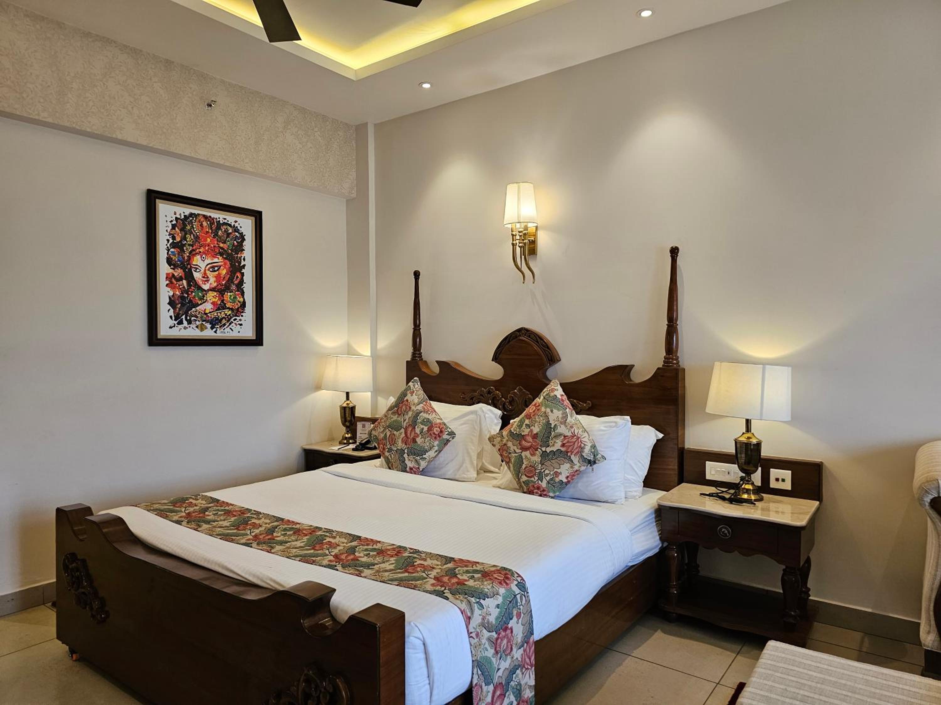 Double Room with Pool View - Photo 4